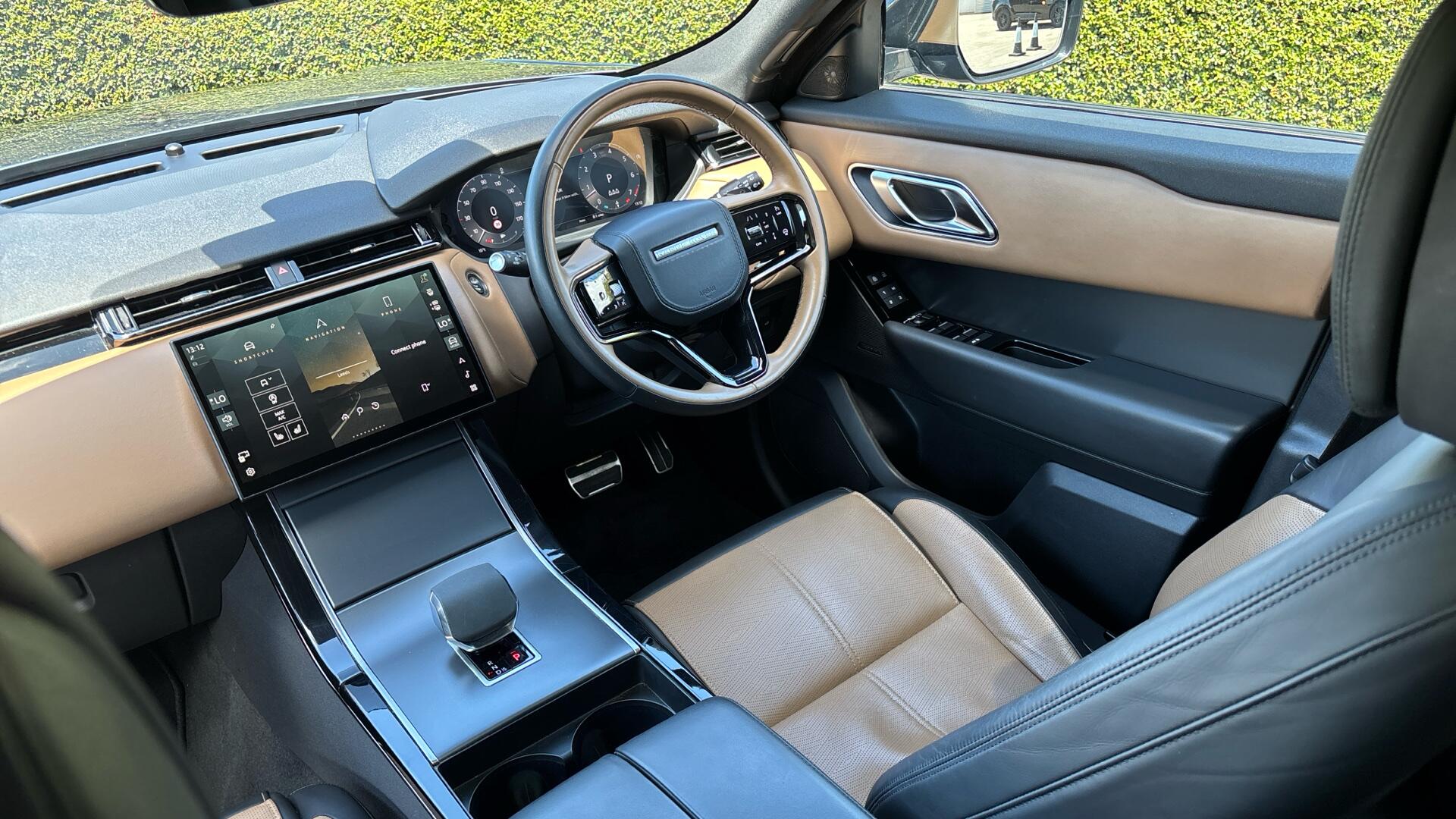 Land Rover Range Rover Velar view 38