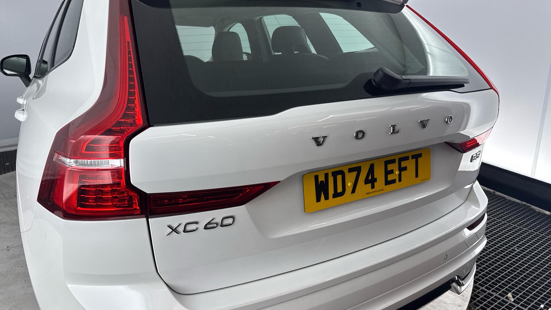 Volvo XC60 view 28
