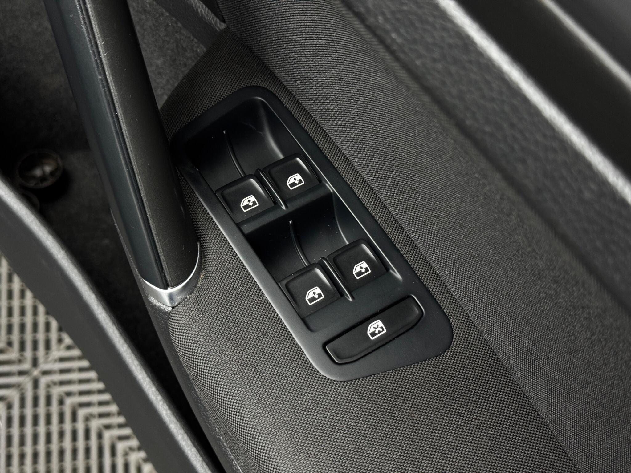 Volkswagen Golf view 40