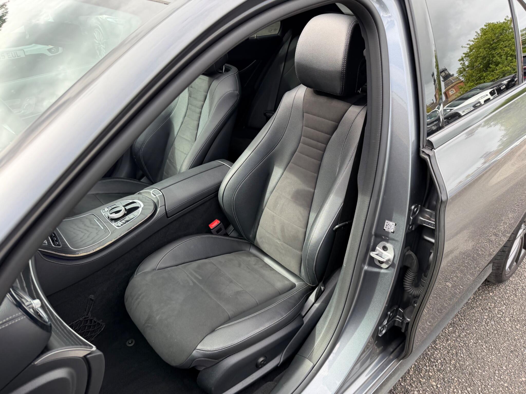 Mercedes-Benz E-Class view 20