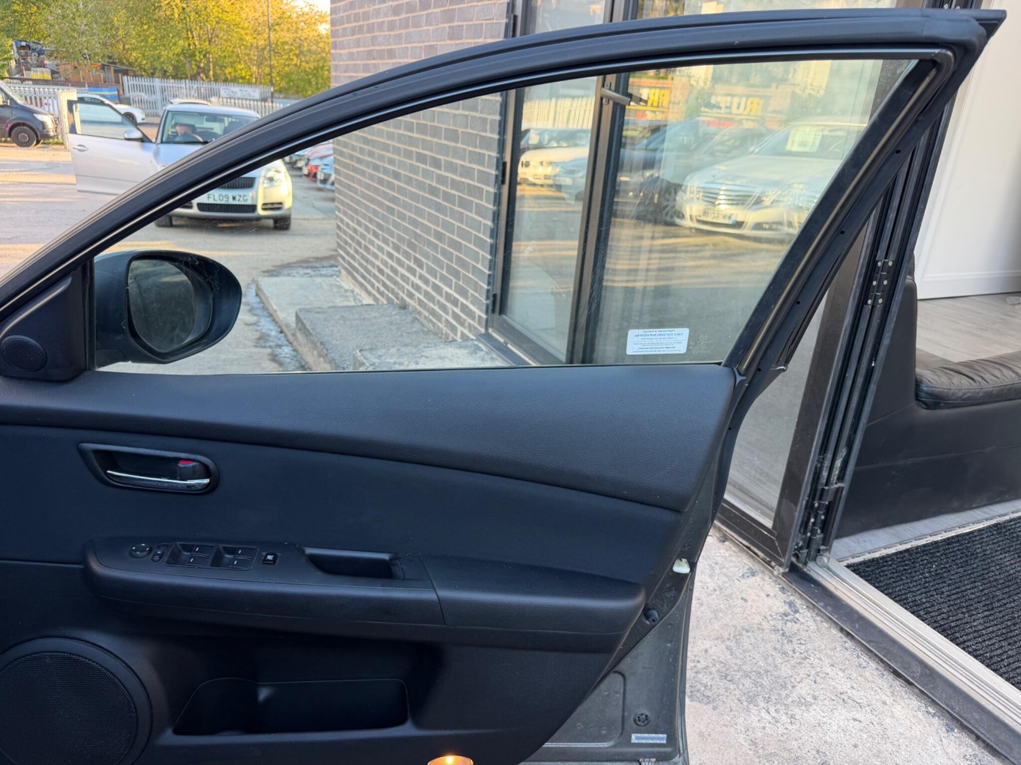 Mazda Mazda6 view 9