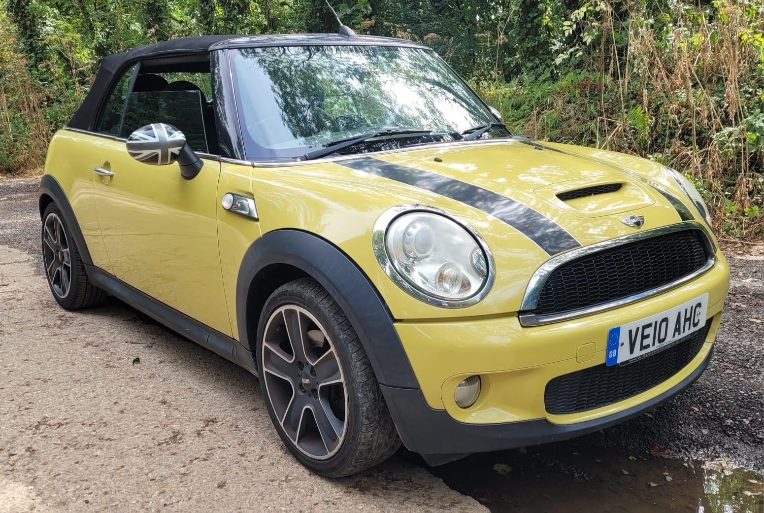 Mini Convertible view 5