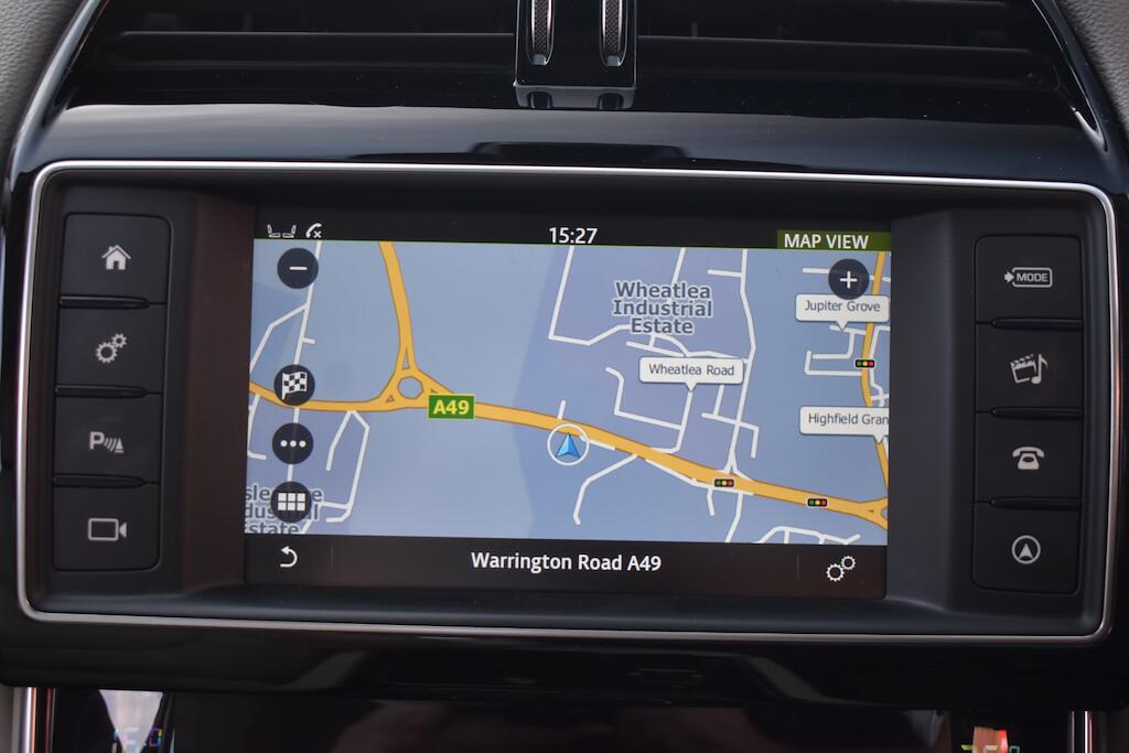 Jaguar Xe view 60