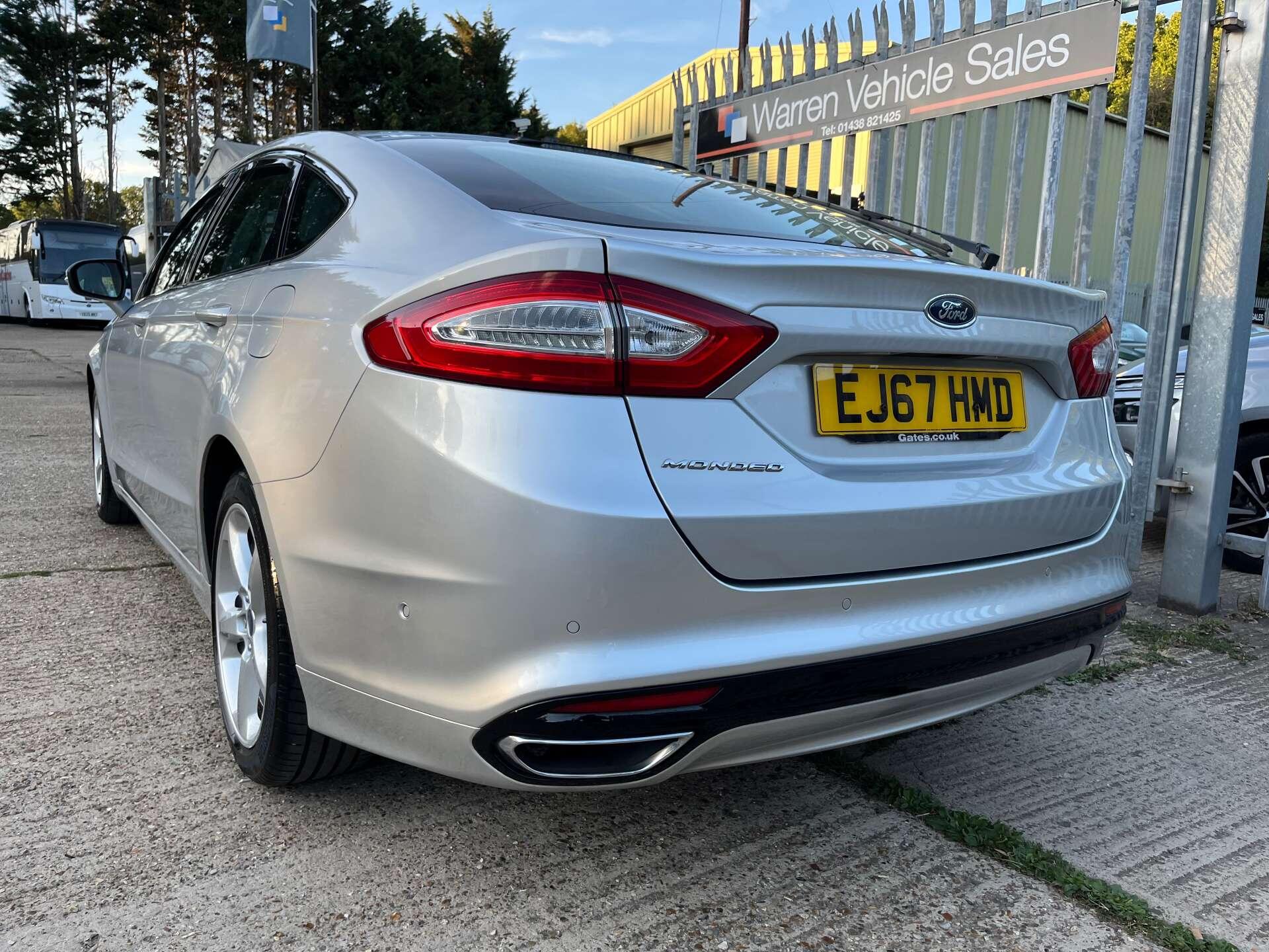 Ford Mondeo view 22