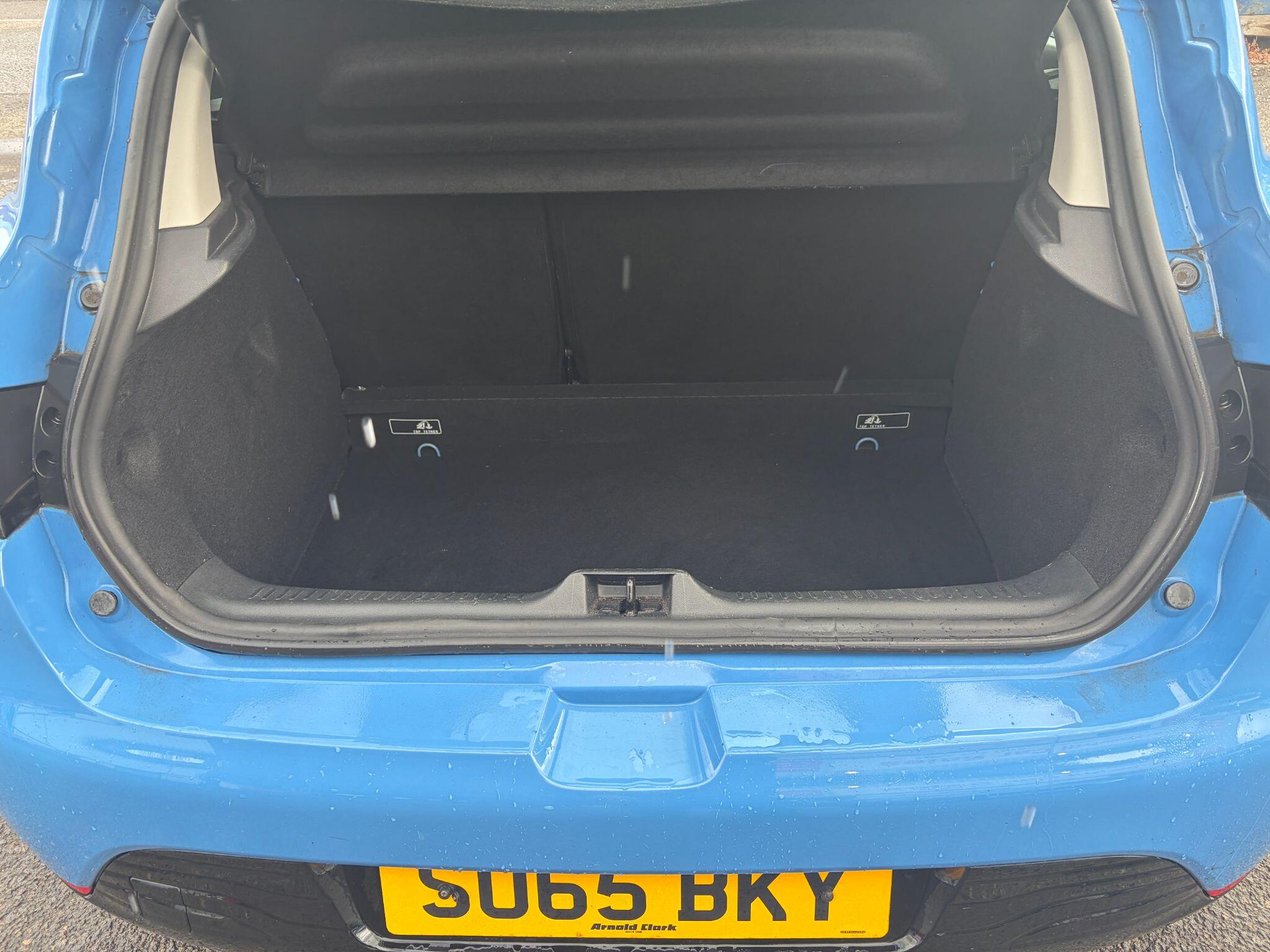 Renault Clio view 11