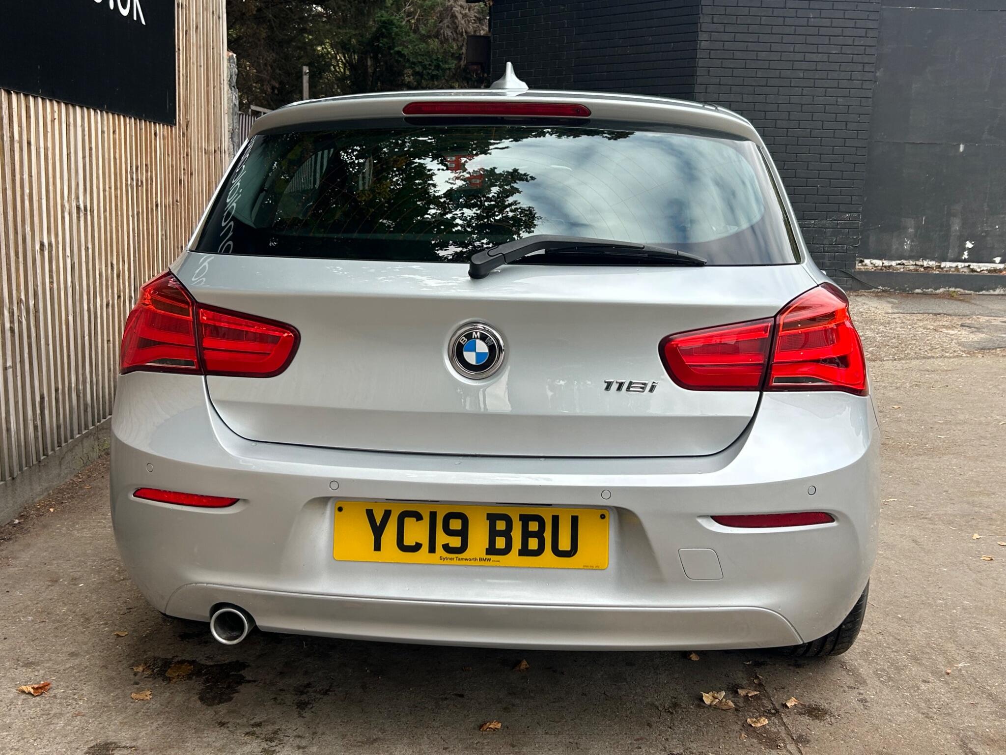 BMW 1 Series view 17