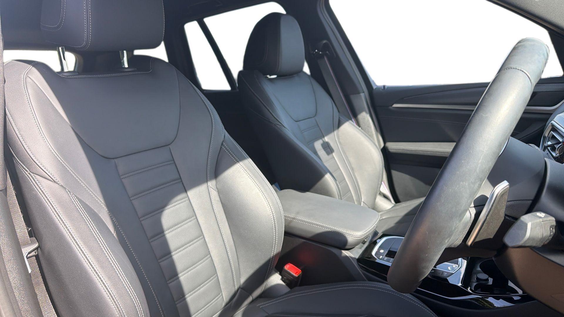 BMW X3 view 11