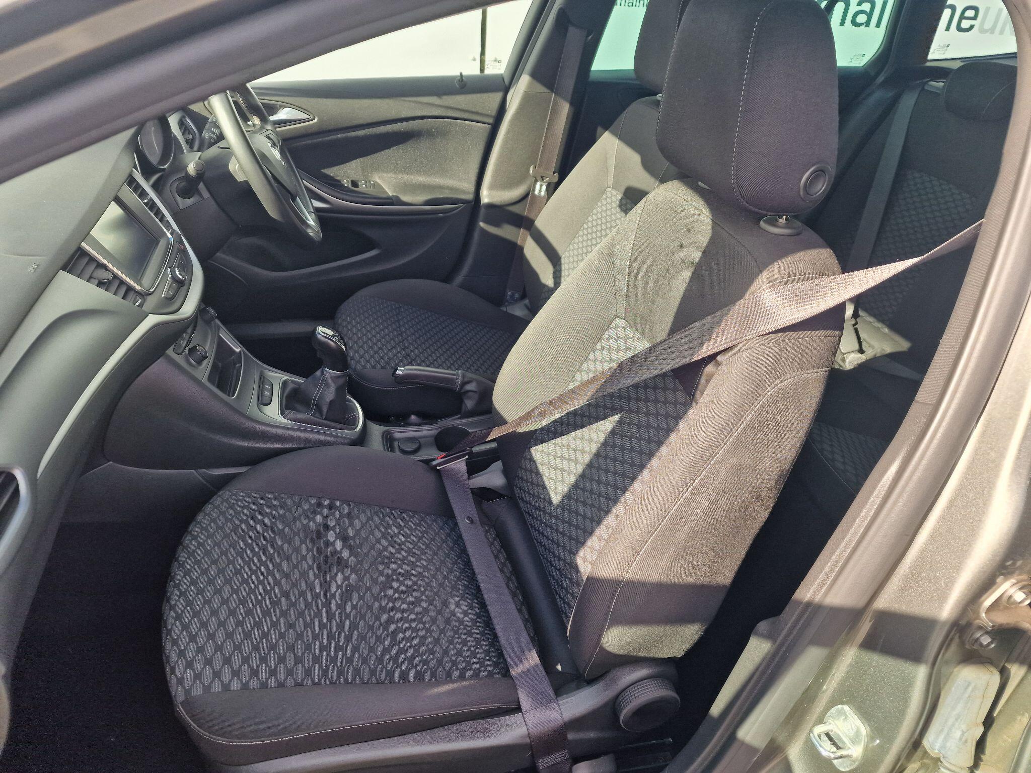 Vauxhall Astra view 46