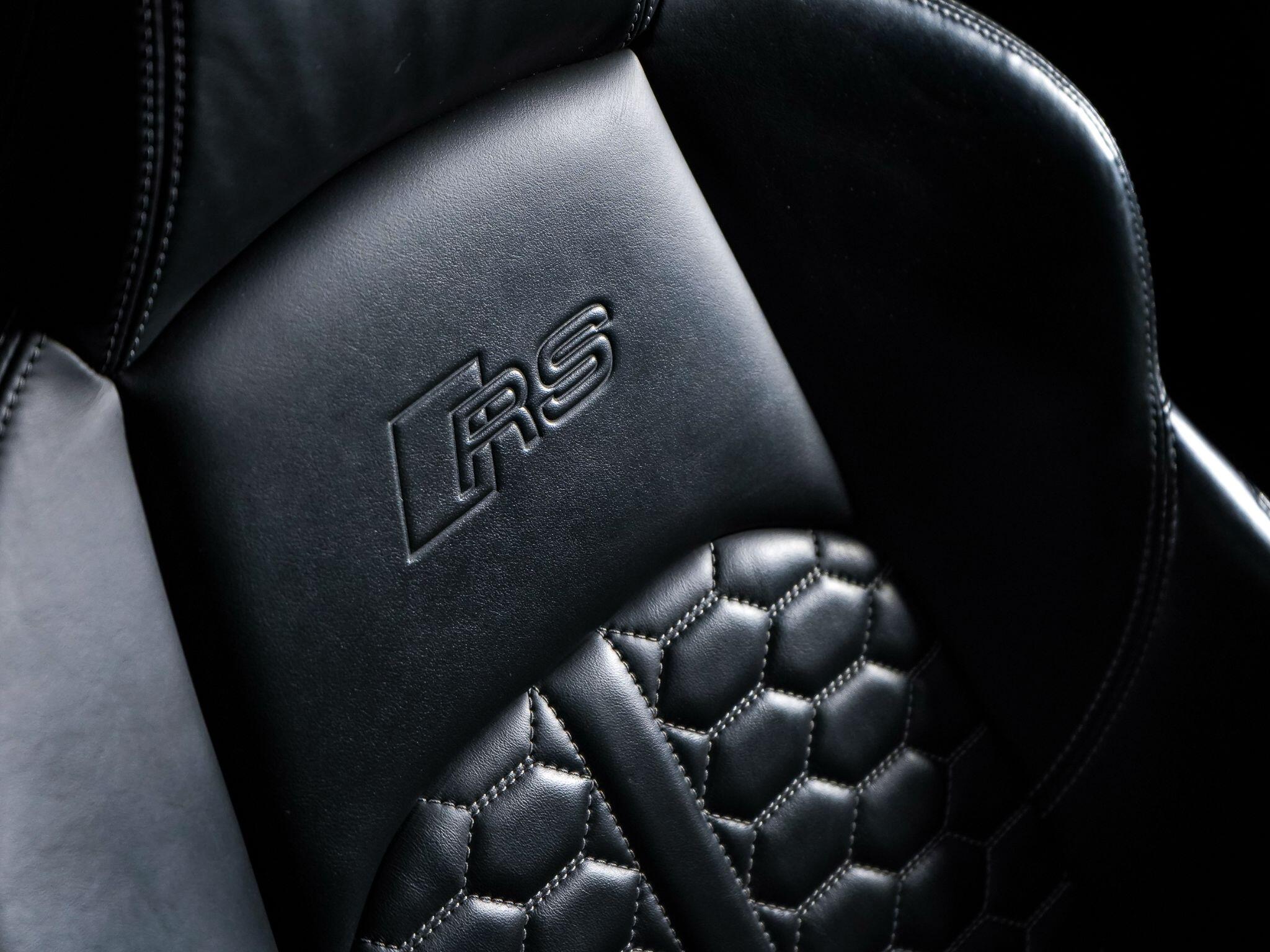 Audi RS4 view 27