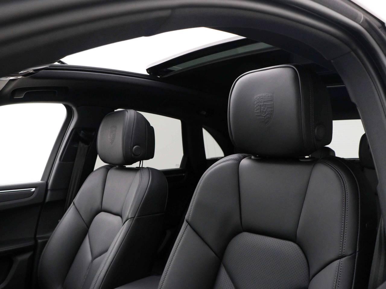 Porsche Macan view 31