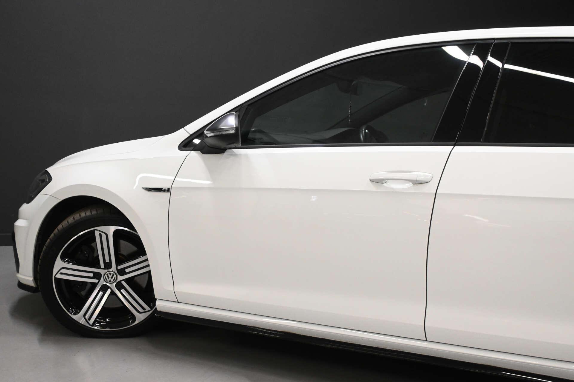 Volkswagen Golf view 8