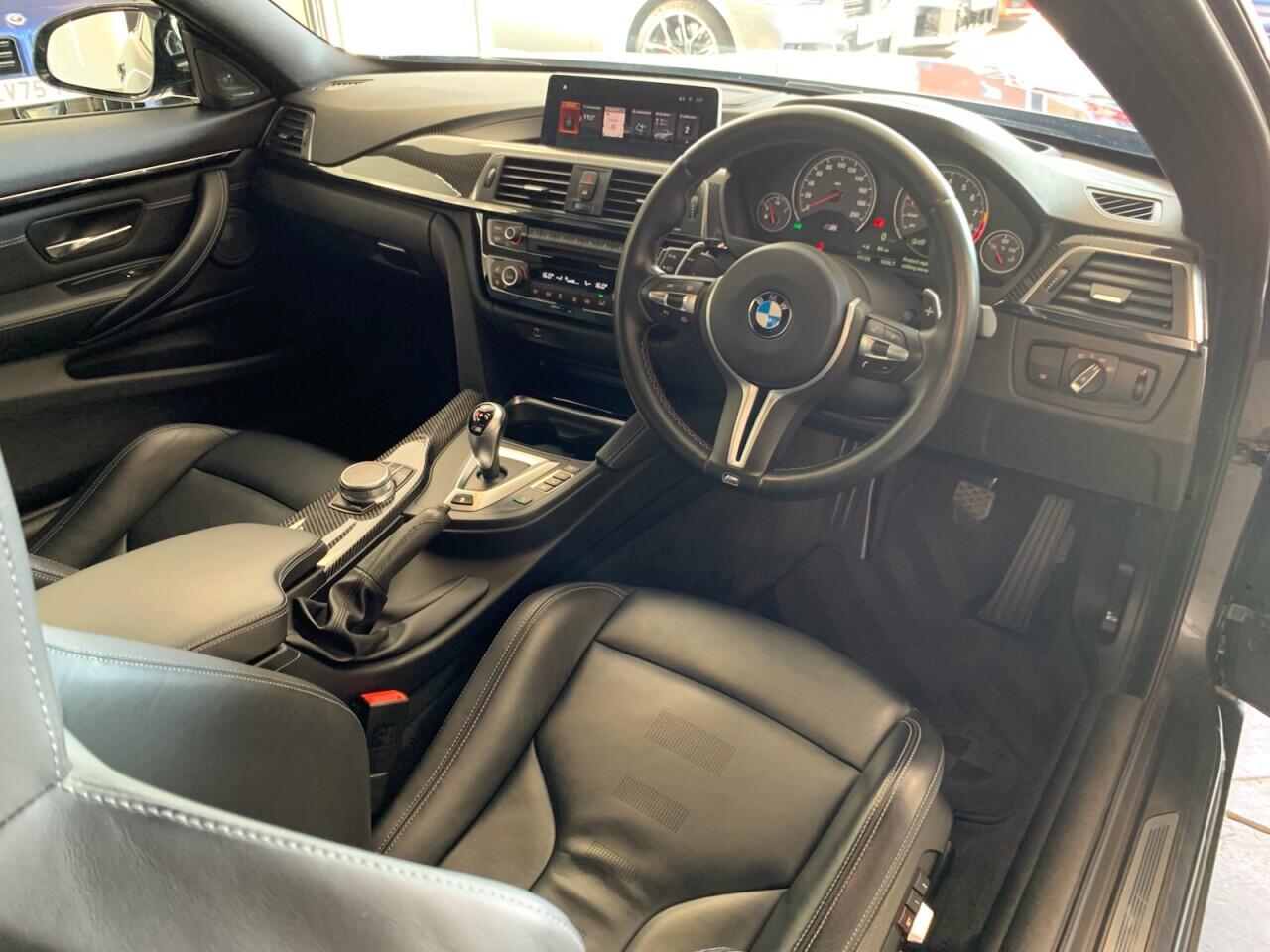 BMW M4 view 21