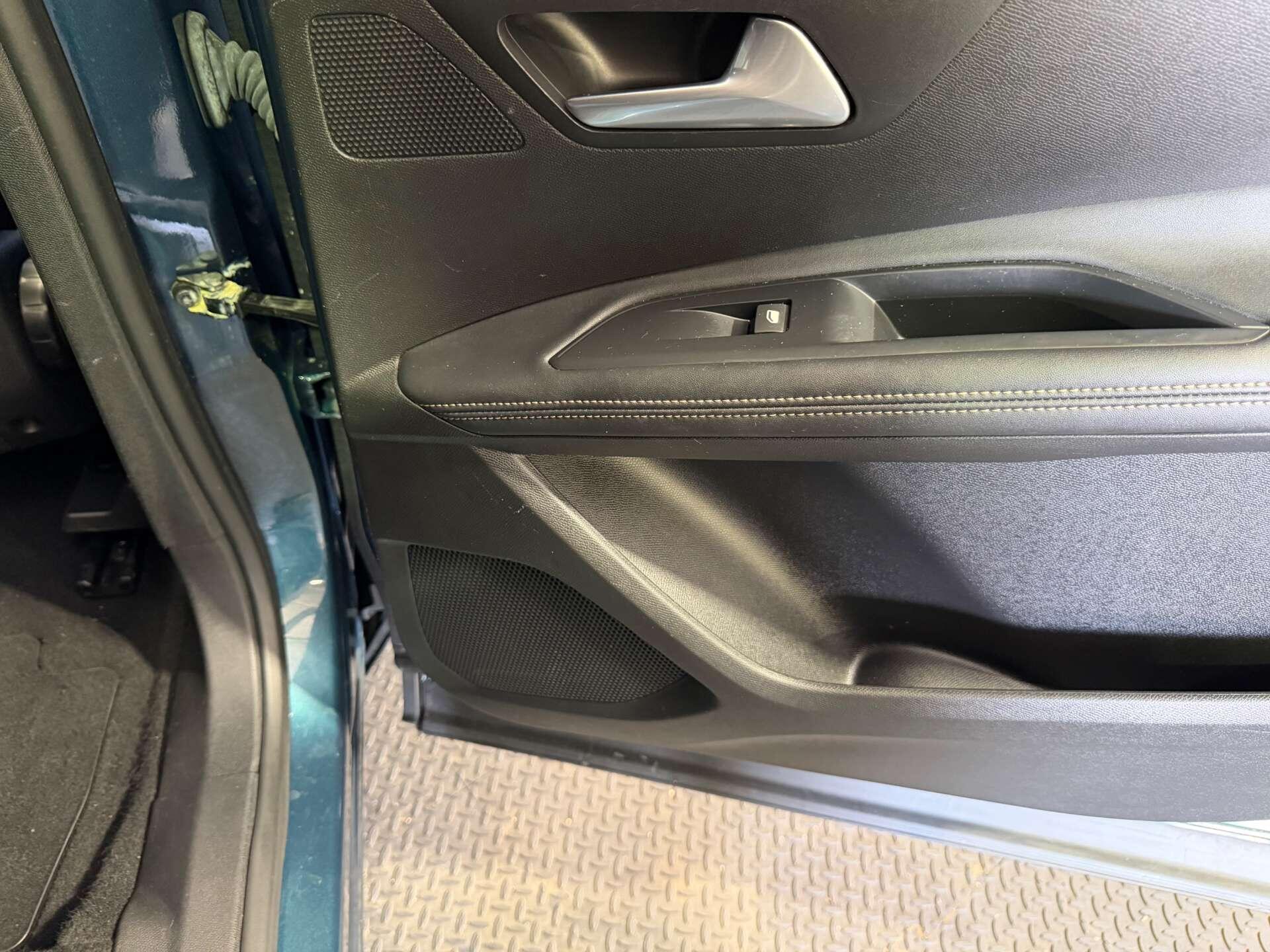Peugeot 5008 view 57