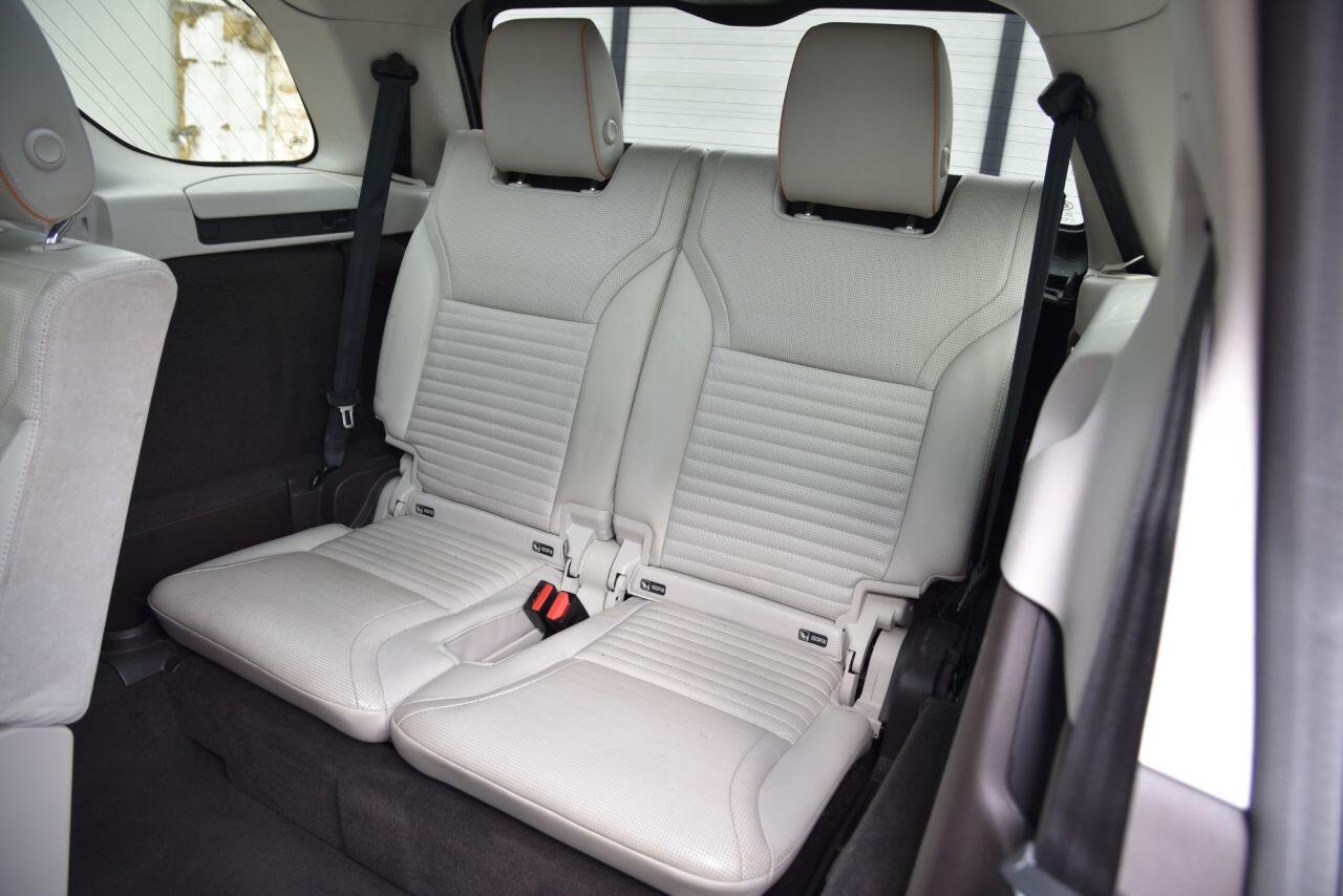 Land Rover Discovery view 27