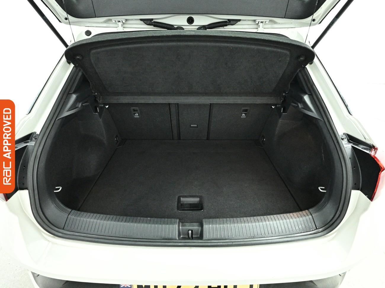 Volkswagen T-Roc view 27