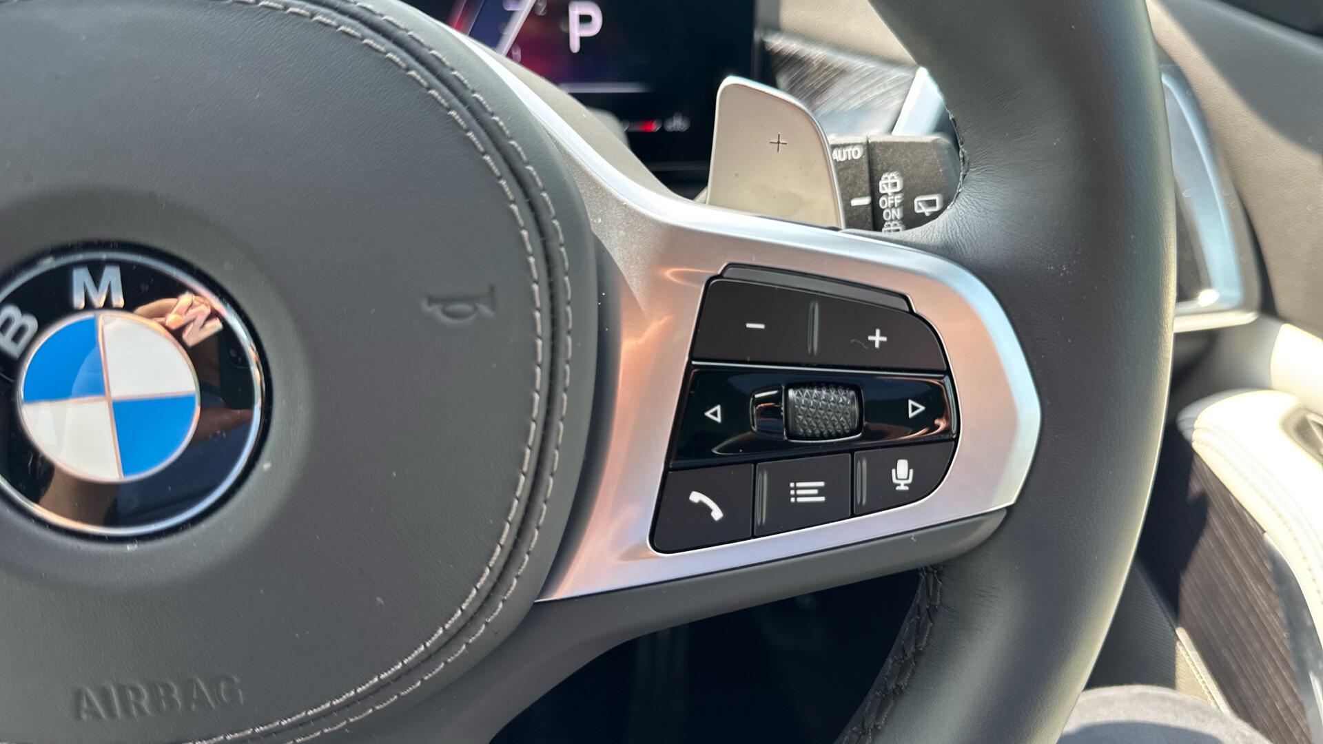 BMW X5 view 24