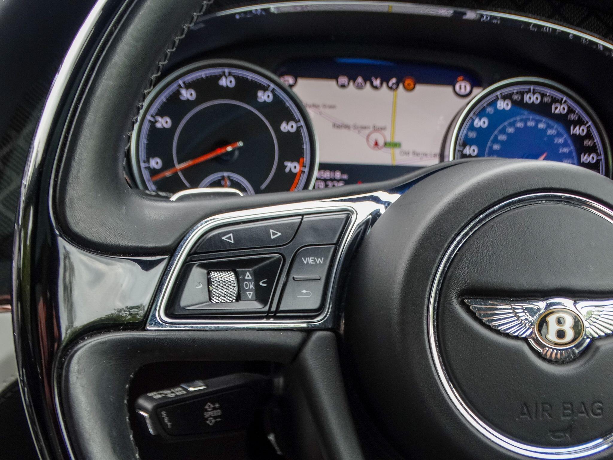 Bentley Bentayga view 44