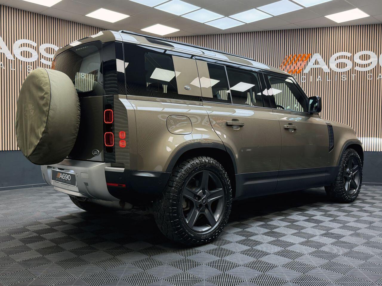 Land Rover Defender 110 view 6