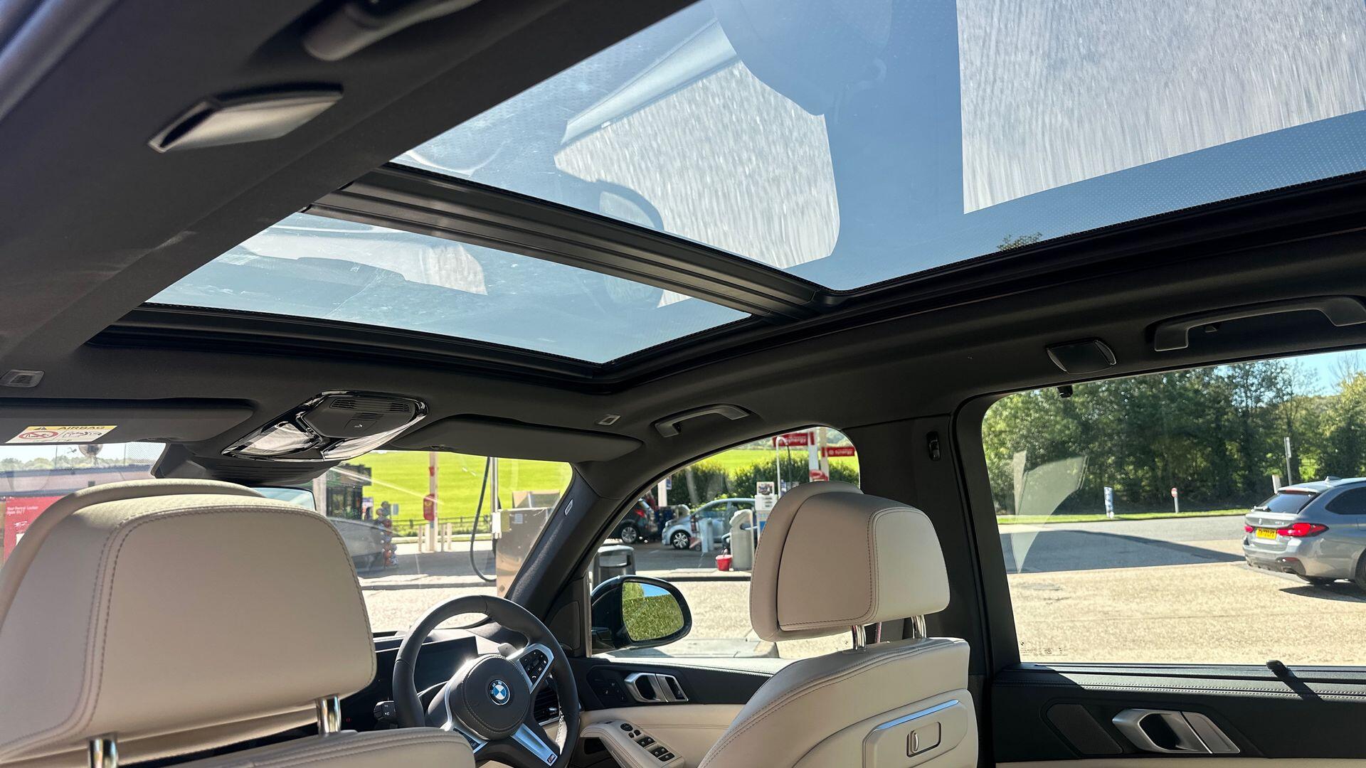 BMW X5 view 25