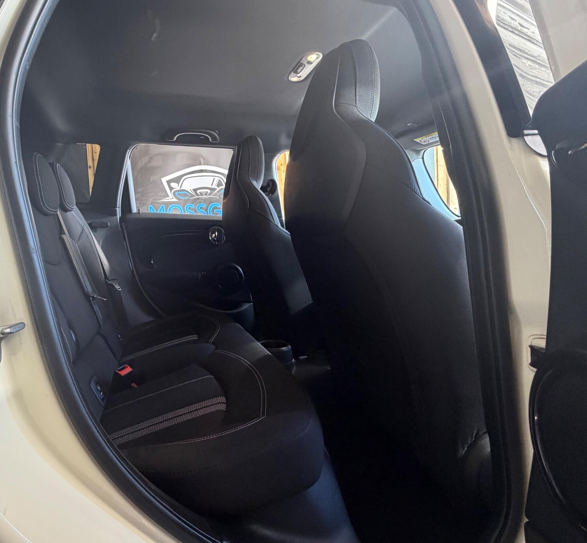 Mini Hatch view 25