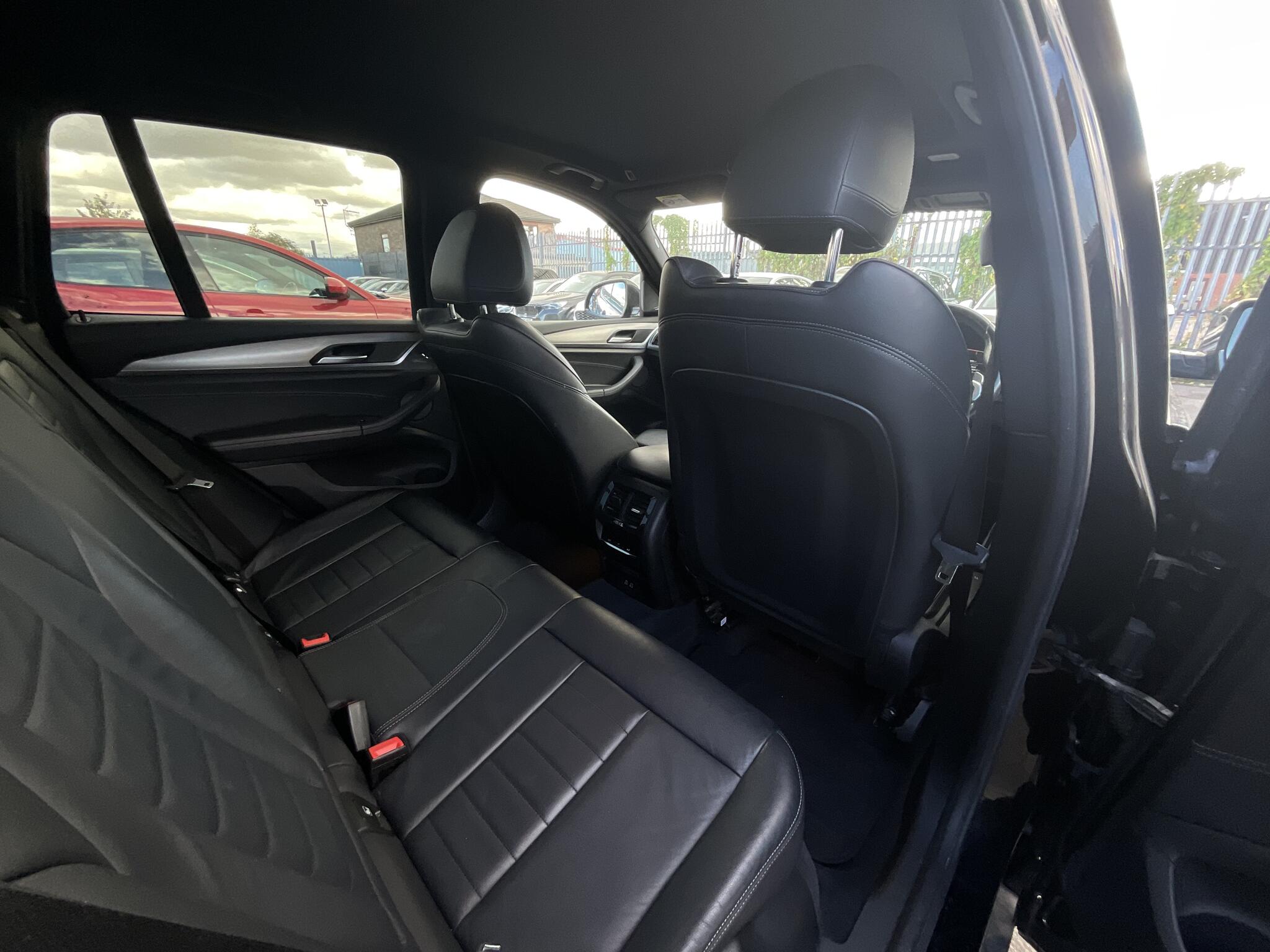 BMW X3 view 10