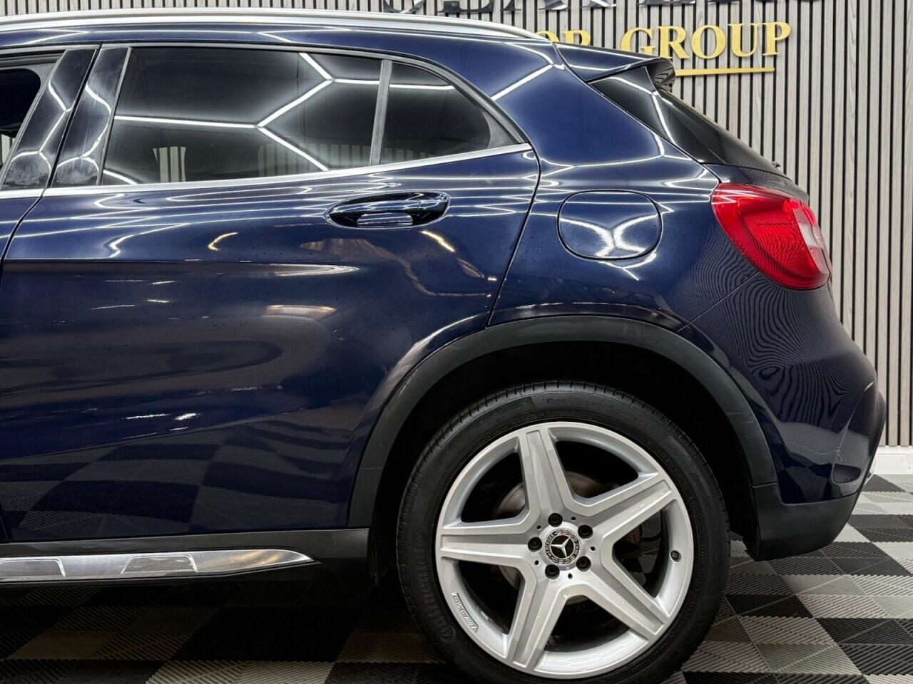 Mercedes-Benz Gla view 32