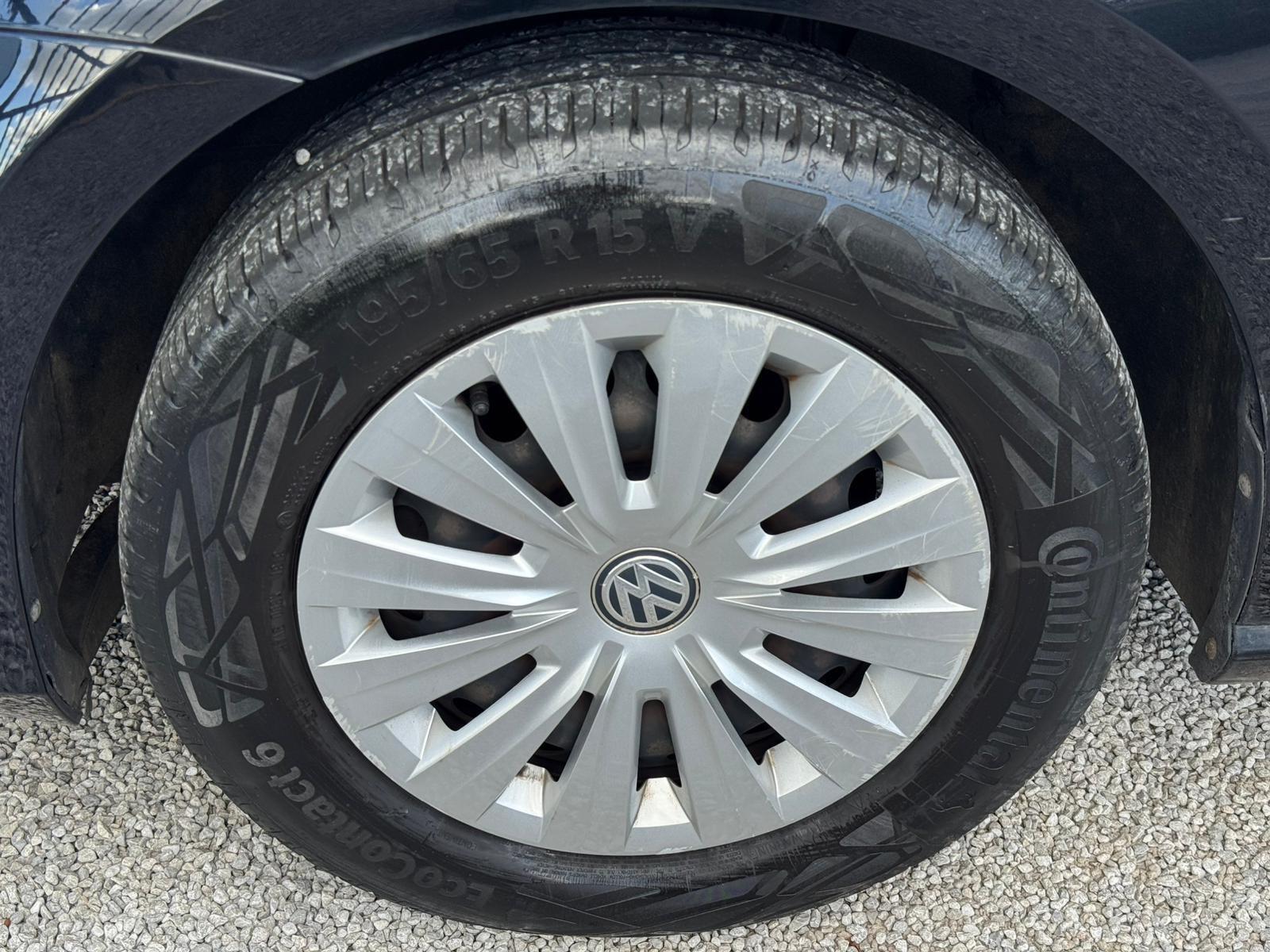 2014 Volkswagen Golf image 29
