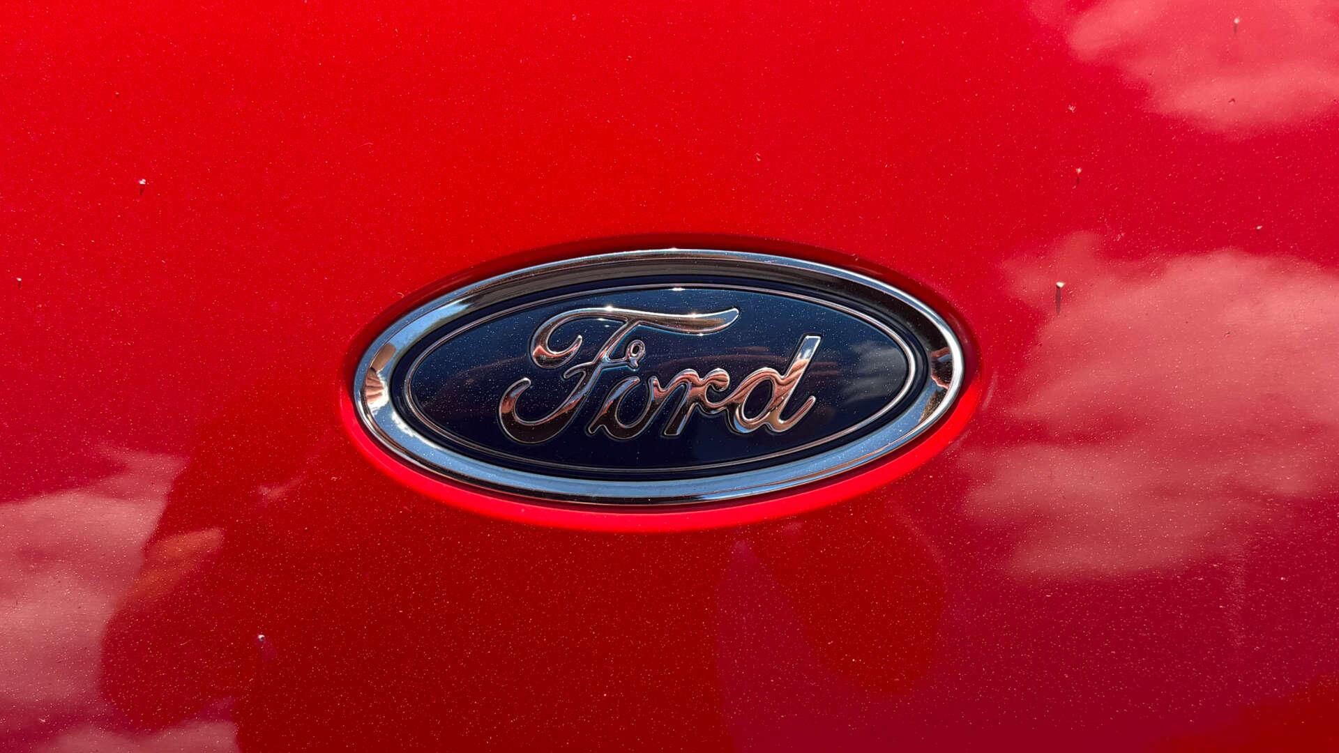 Ford Focus view 48