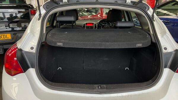 Vauxhall Astra view 7