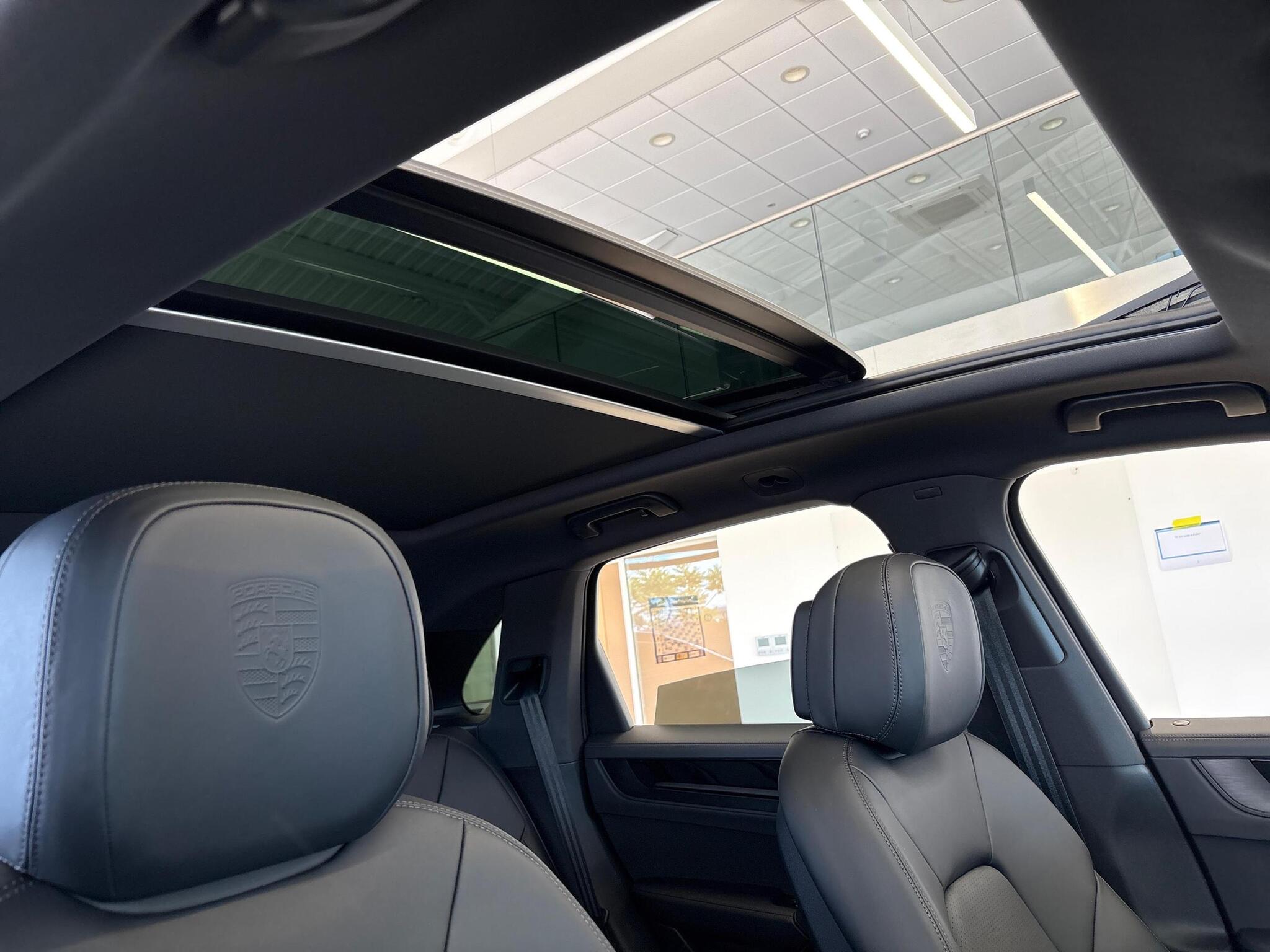 Porsche Cayenne view 28