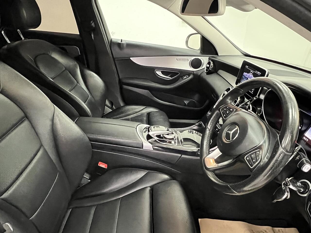 Mercedes-Benz C-Class view 8