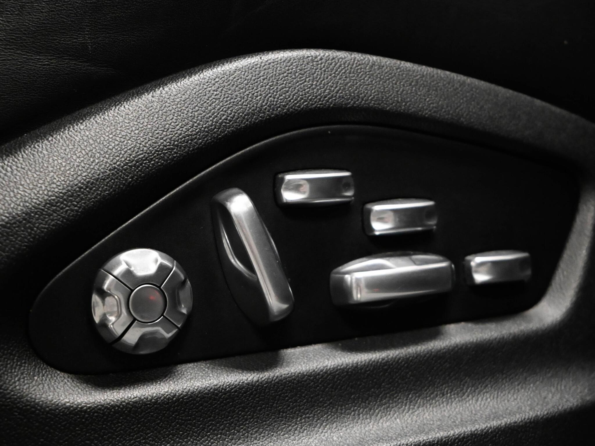 Porsche Cayenne view 42