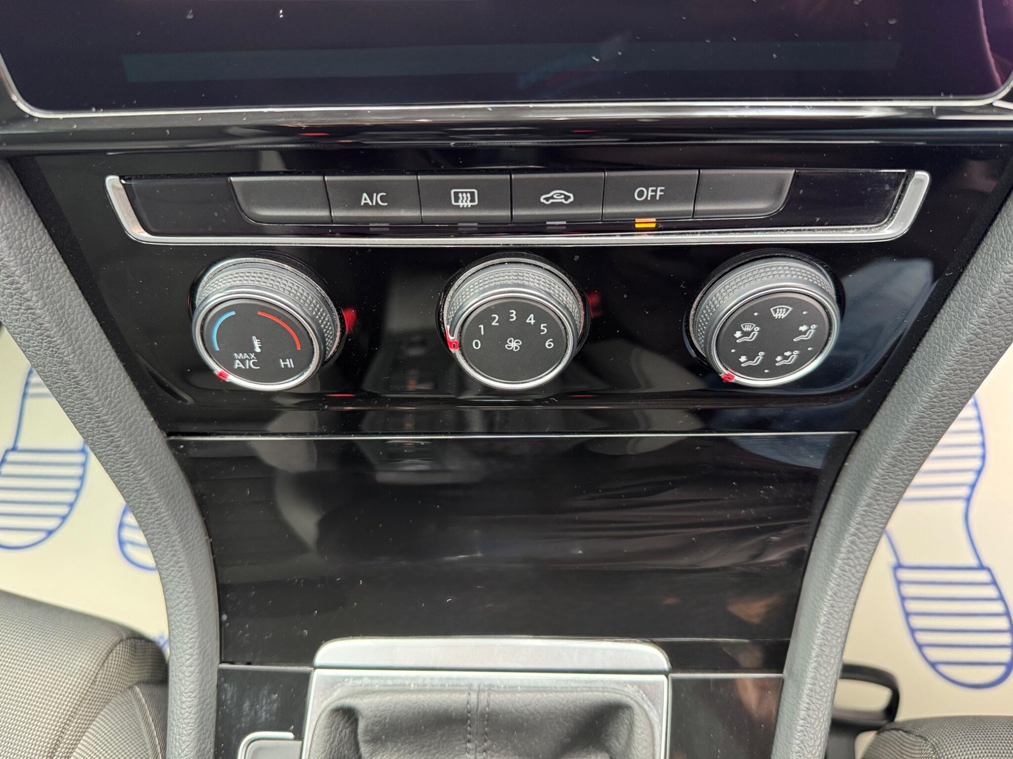 Volkswagen Golf view 39