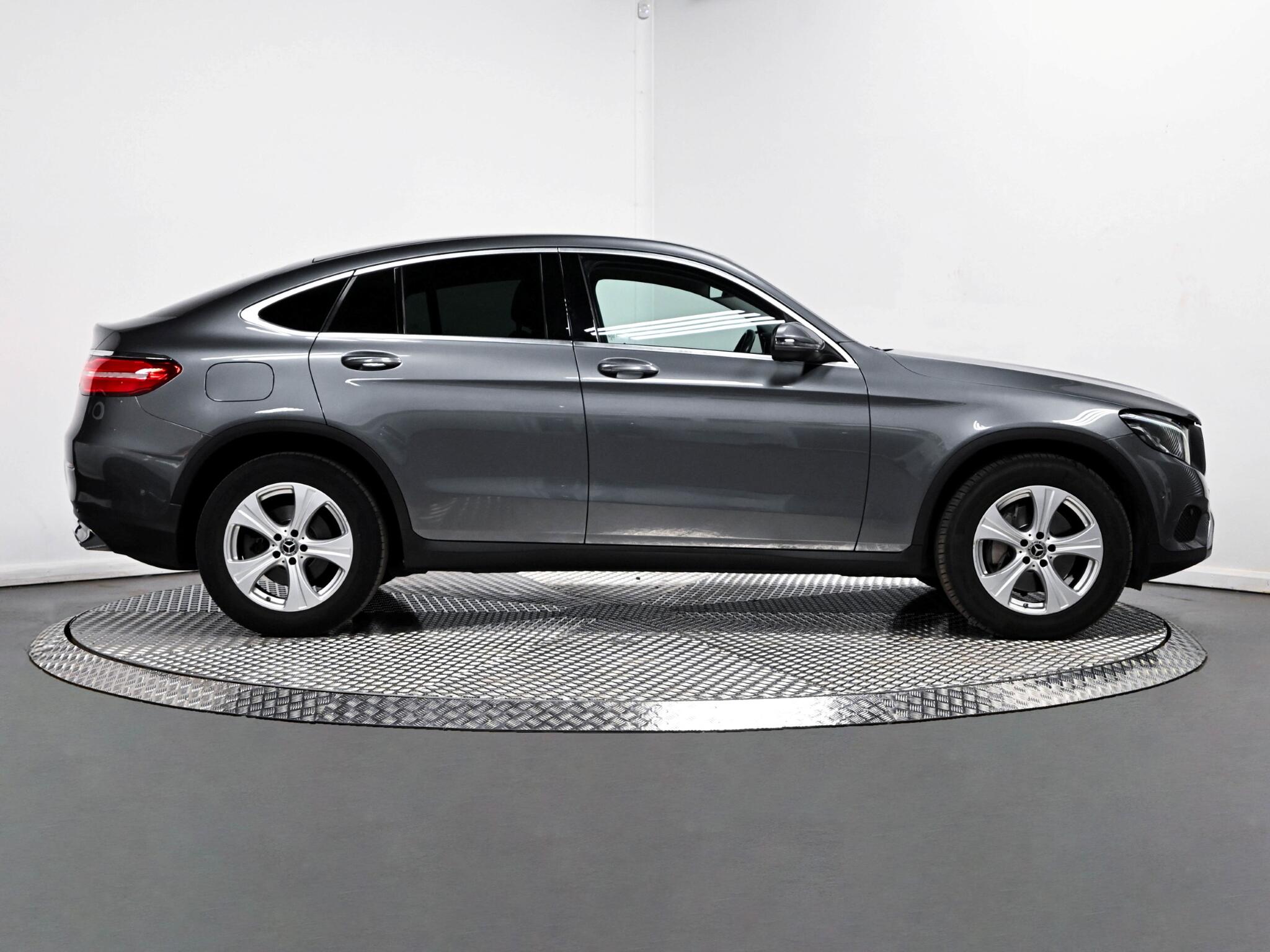 Mercedes-Benz GLC view 24