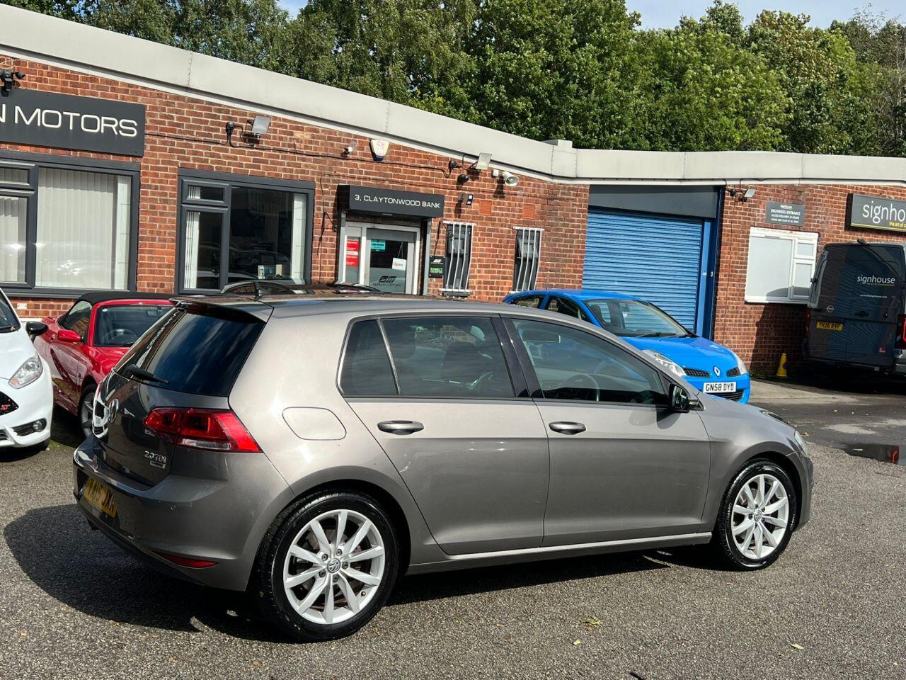 Volkswagen Golf view 8
