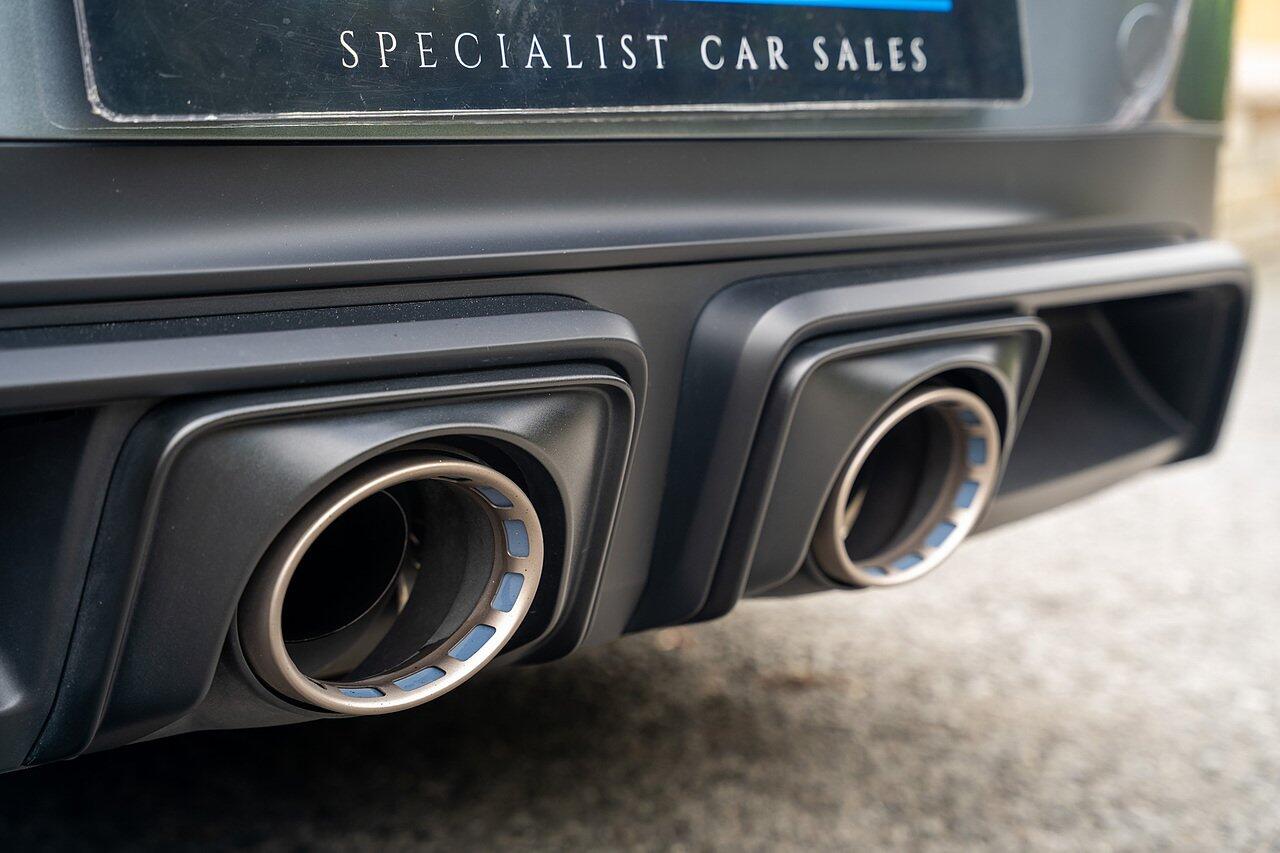 Porsche 911 view 12