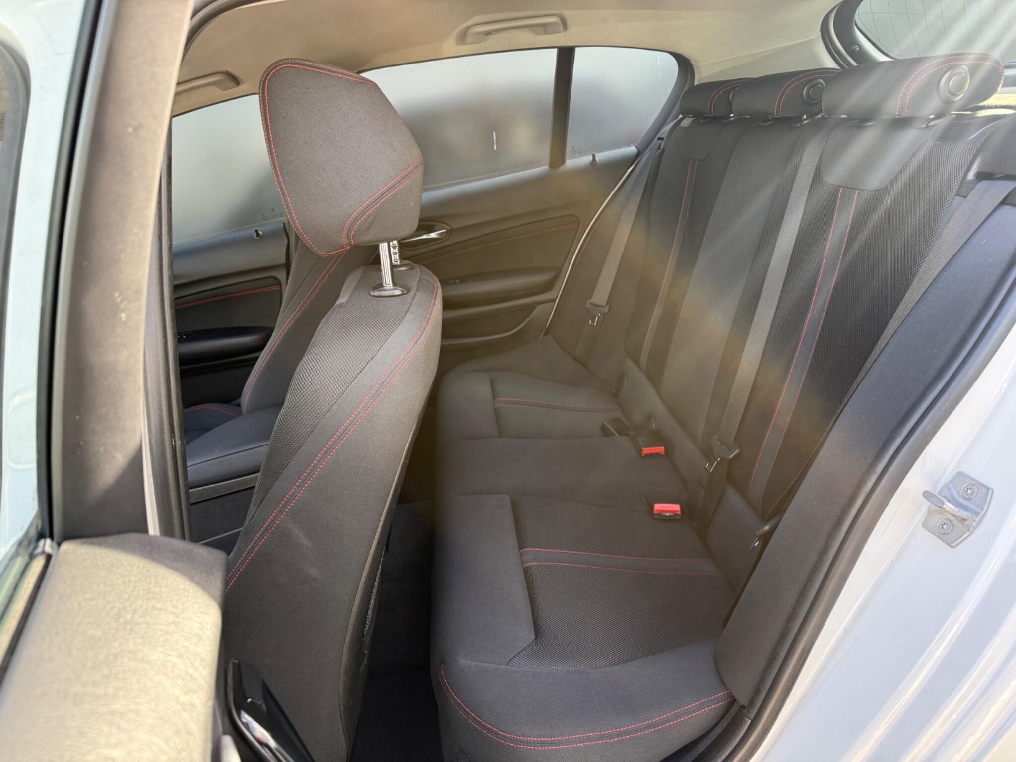 BMW 1 Series view 23