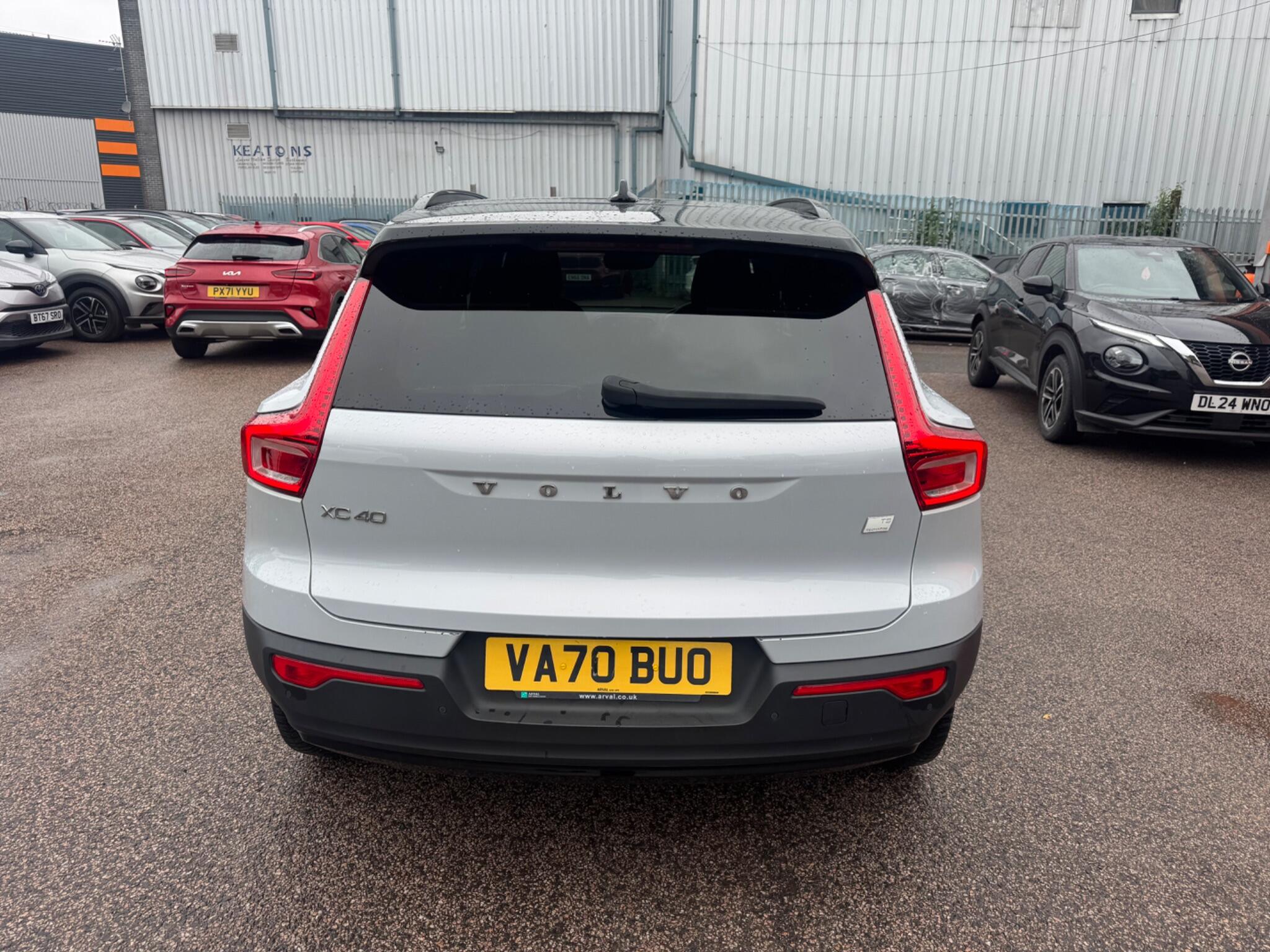 Volvo XC40 view 6