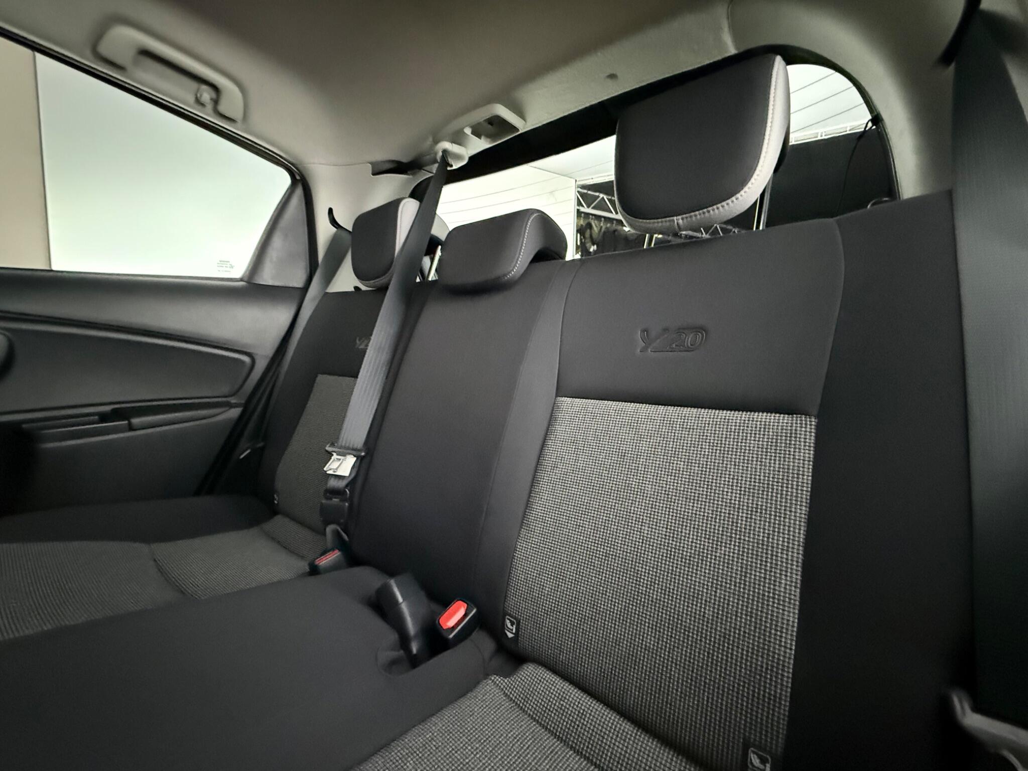 Toyota Yaris view 28