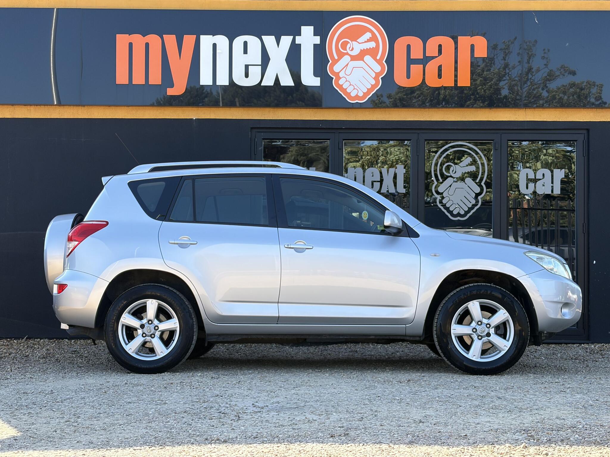 Toyota Rav4 view 10
