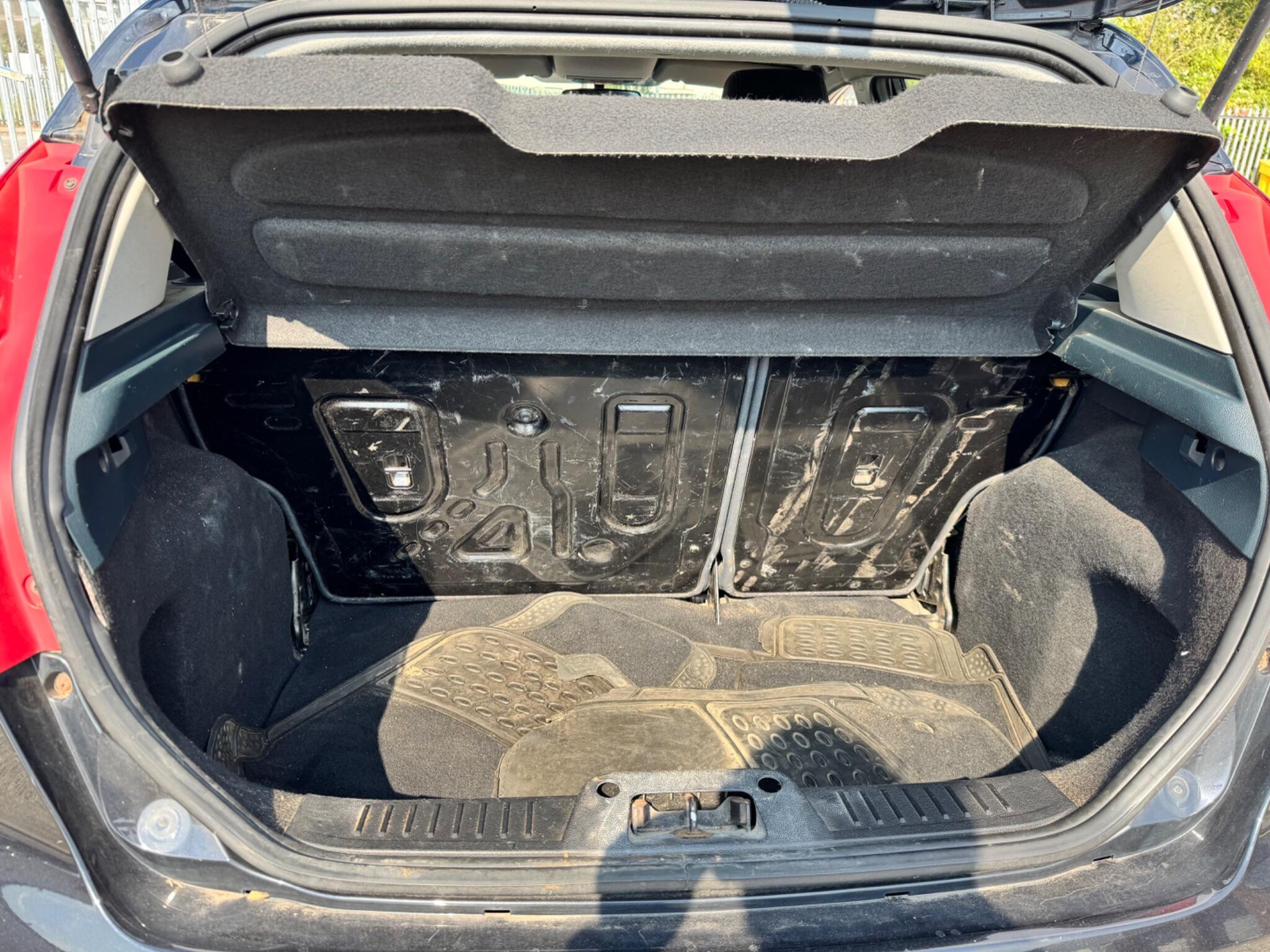 Ford Fiesta view 36