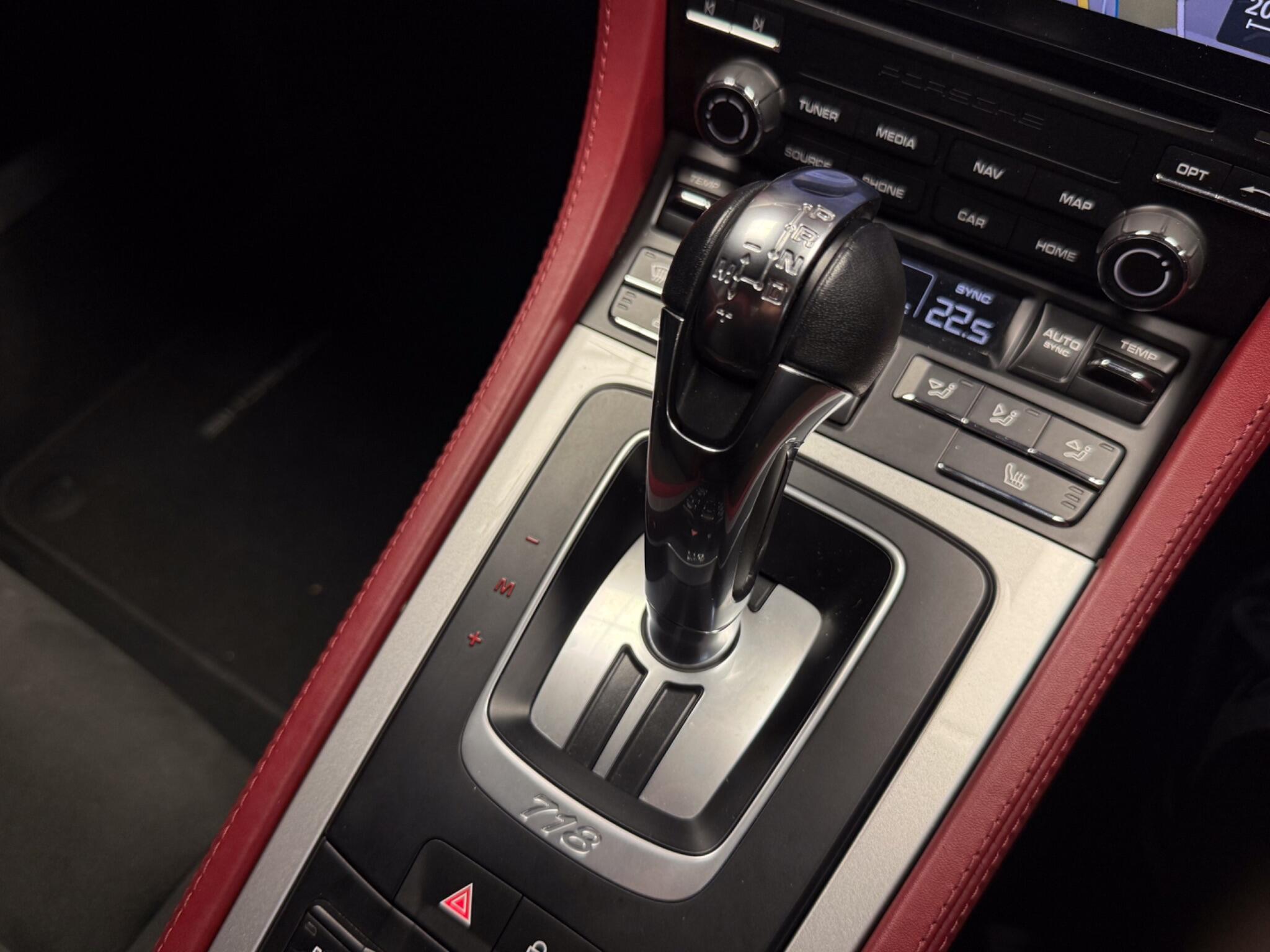 Porsche 718 Spyder view 37