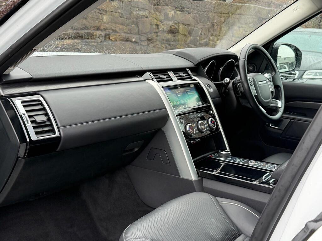 Land Rover Discovery view 15