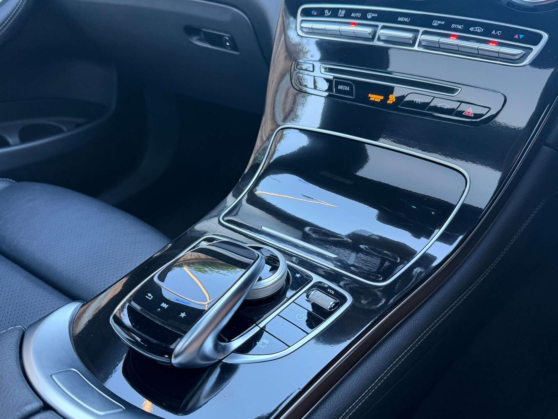 Mercedes-Benz GLC view 21