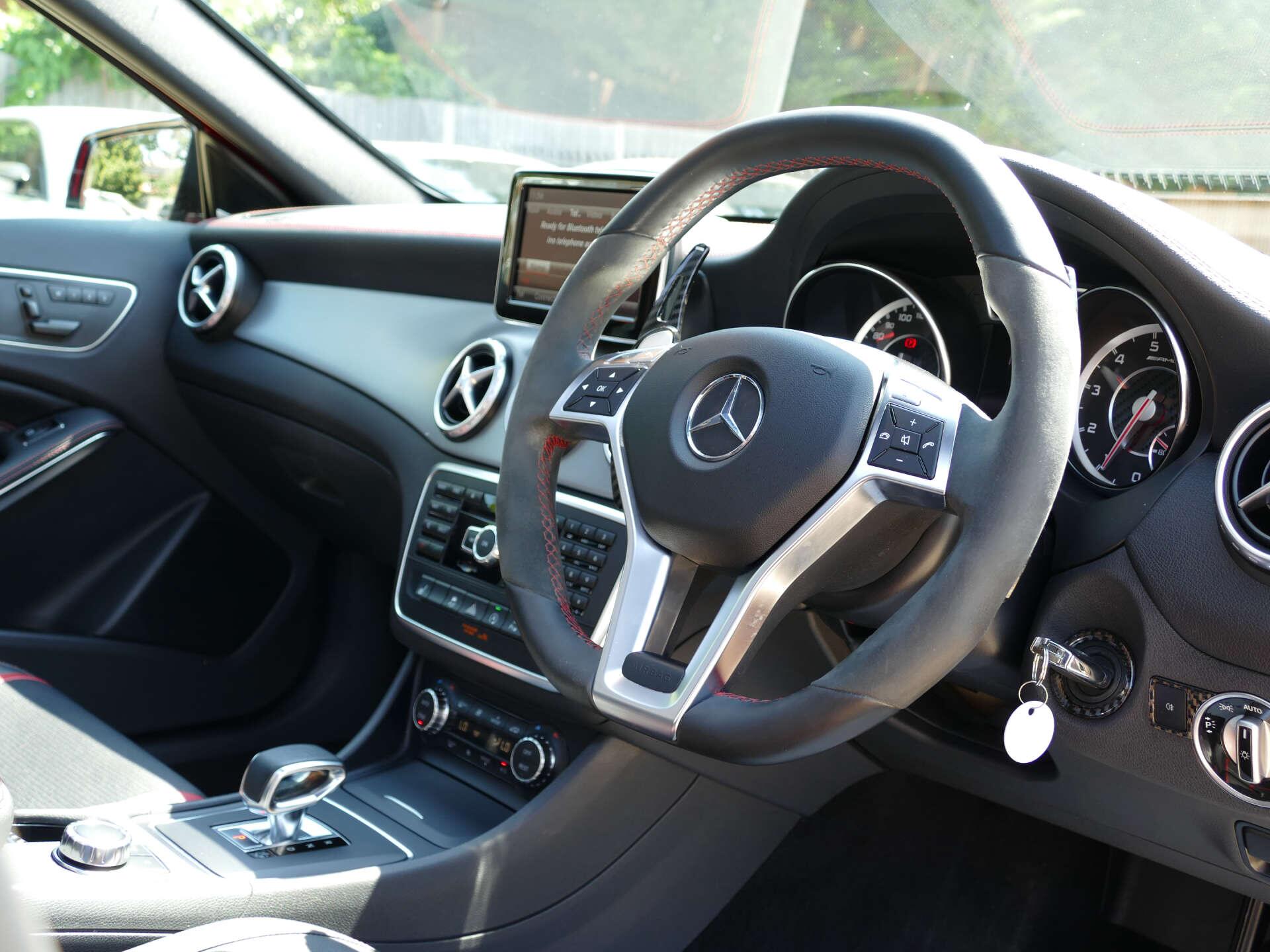 Mercedes-Benz Gla view 18