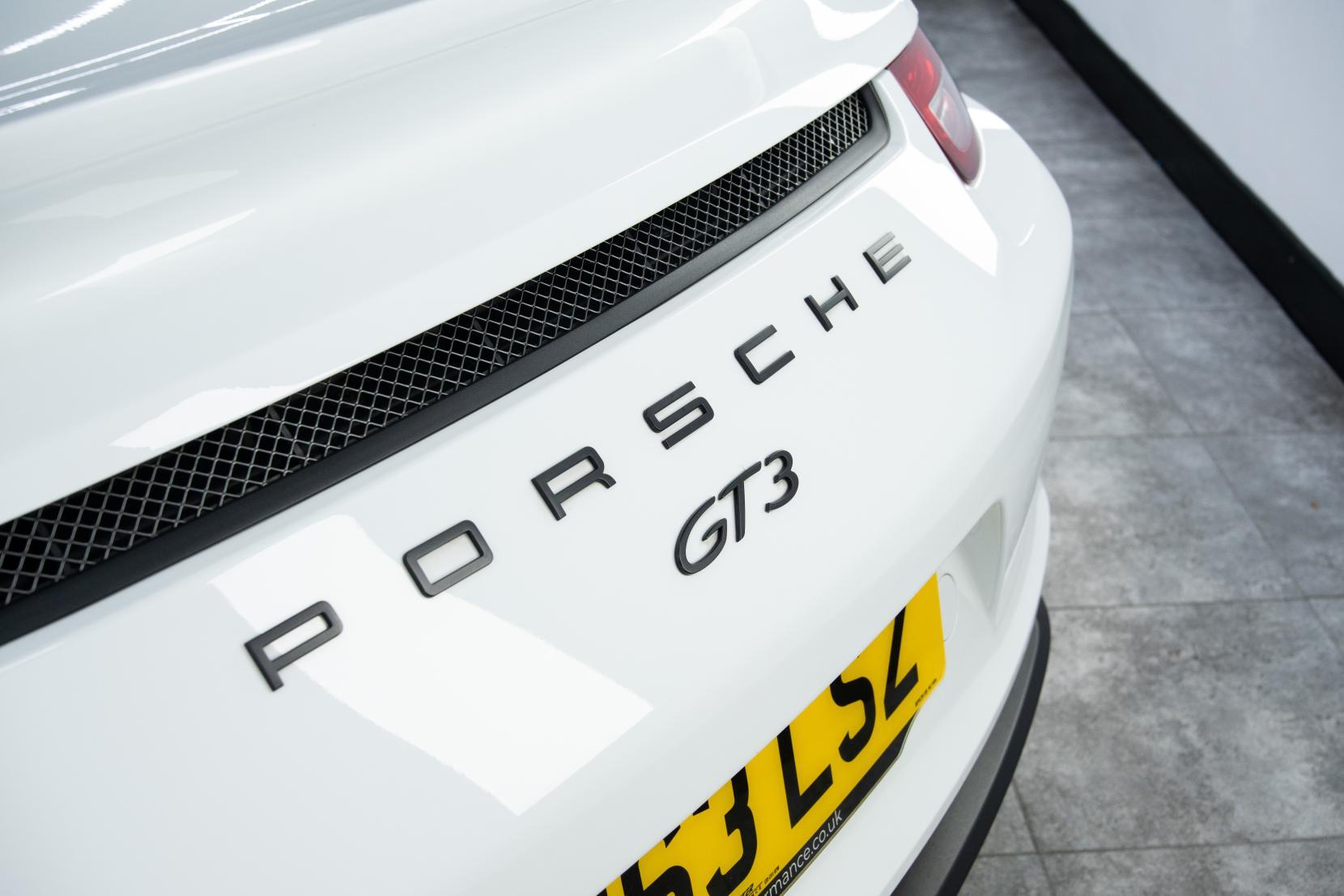 Porsche 911 view 30