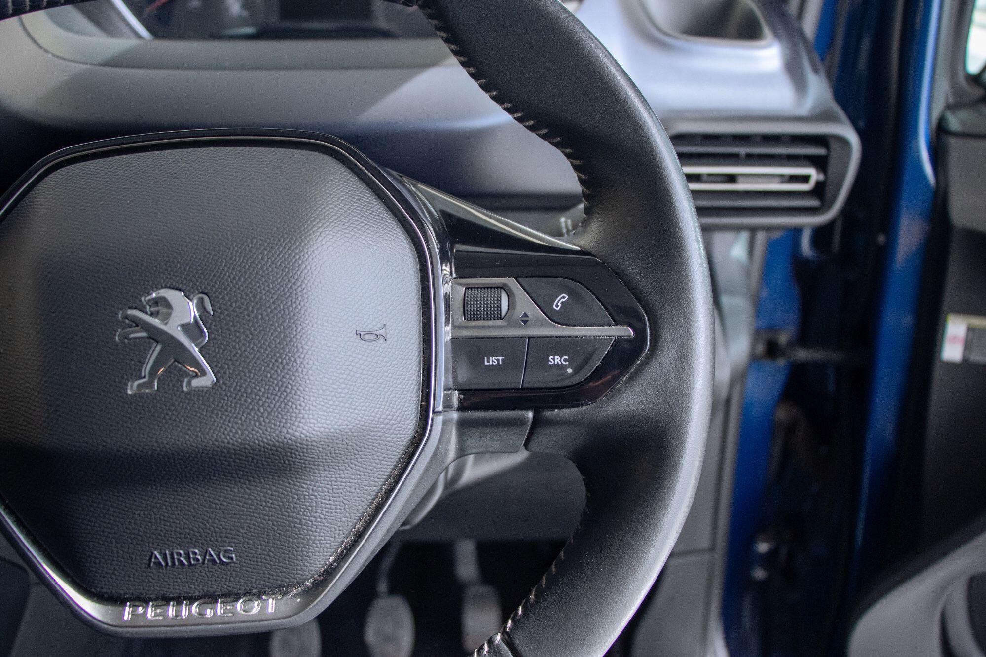 Peugeot Rifter view 25