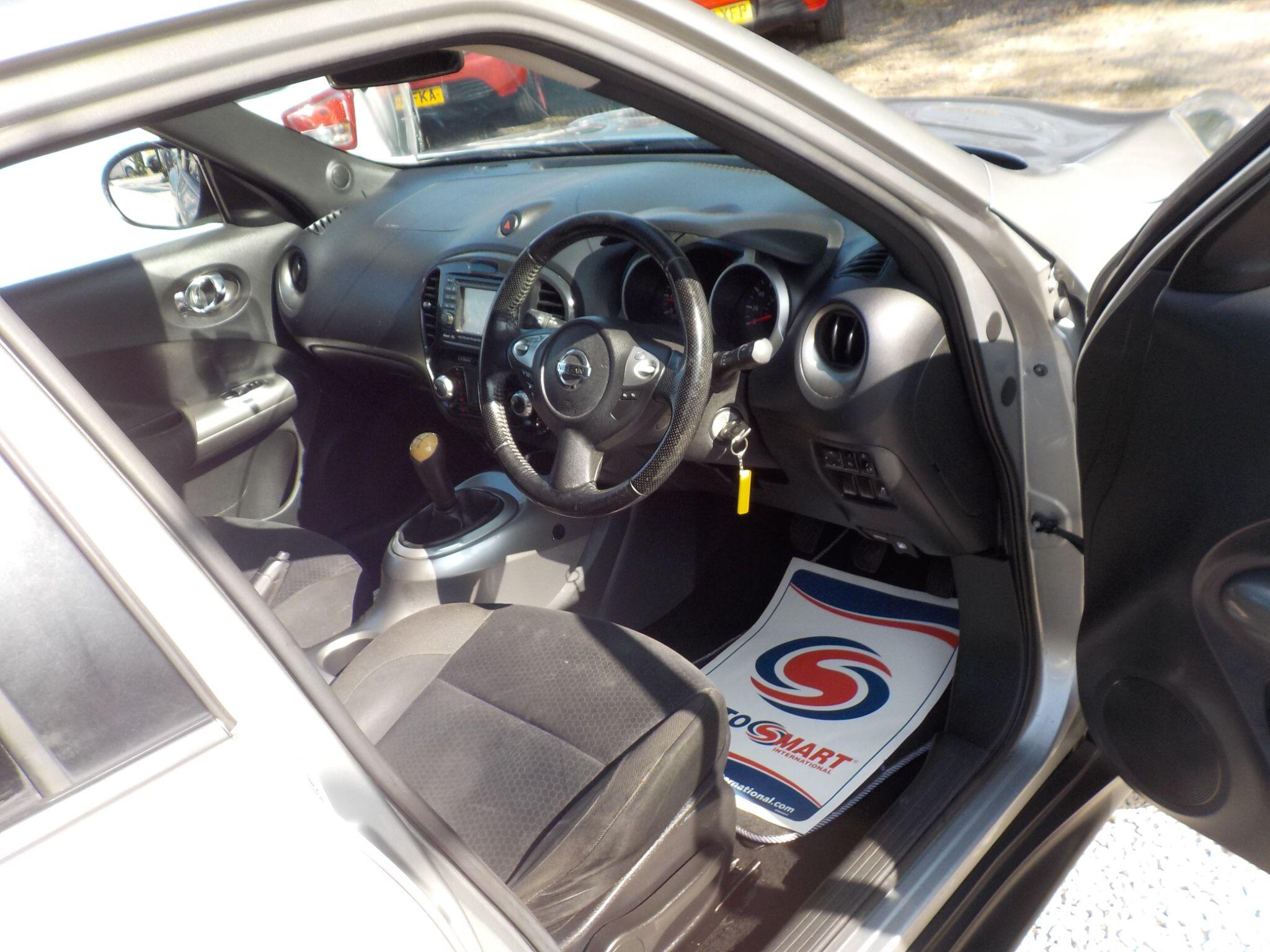 Nissan Juke 1.6 Acenta Premium Euro 5 (s/s) 5dr