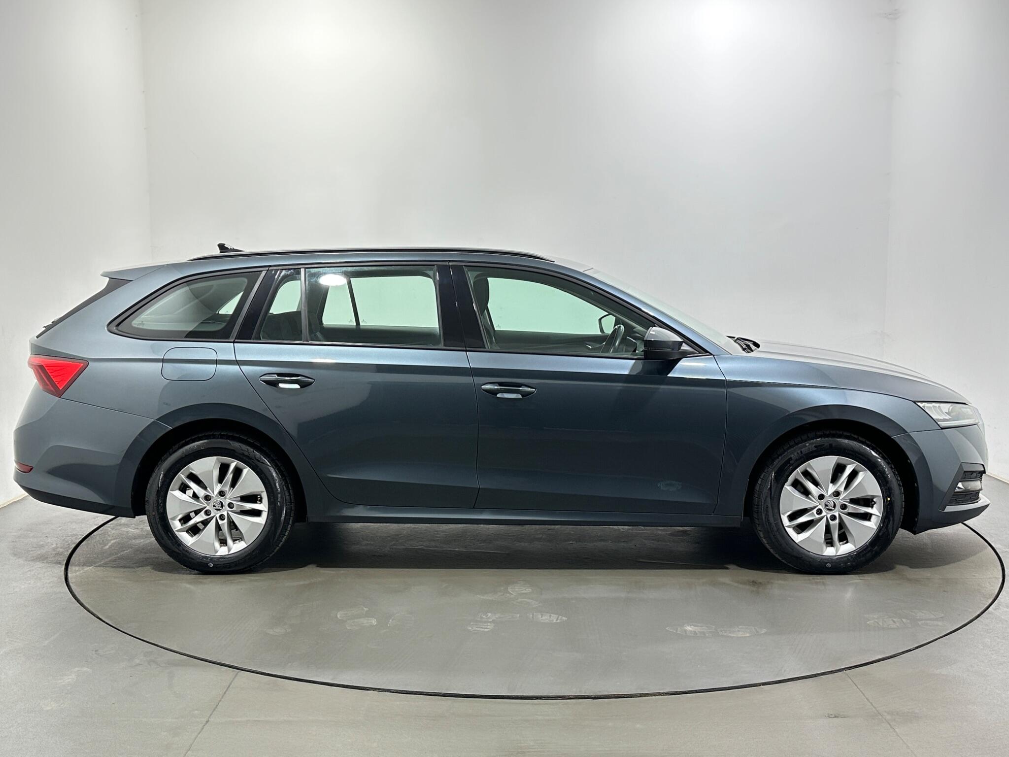 Skoda Octavia view 9