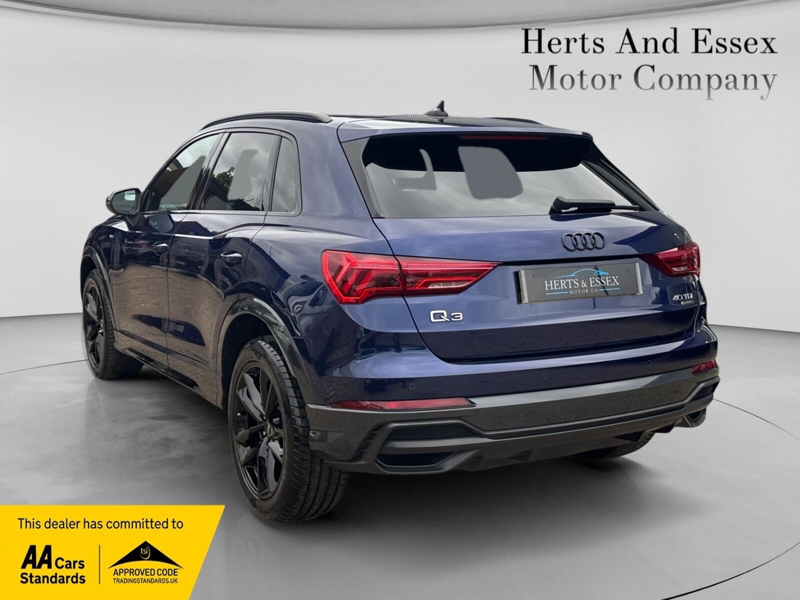 Audi Q3 view 4